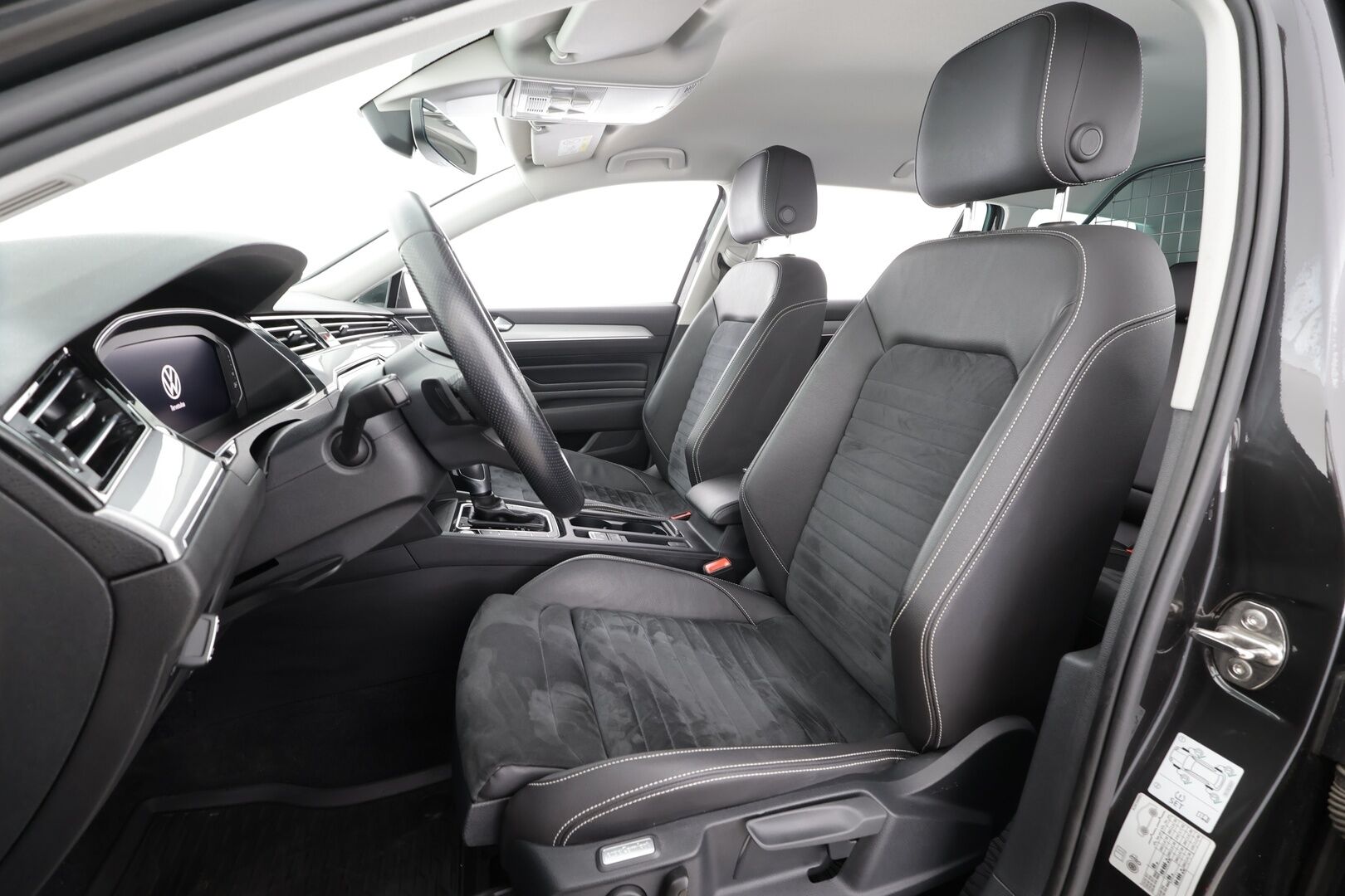 Volkswagen Passat 2021 Variant GTE Premium Plug-In Hybrid 160 kW DSG *Webasto / ACC / P-Kamera / IQ Light / Keyless / Navi* - Koti & kauppalaturi / 1.Om Suomi-auto / Merkkihuollettu 