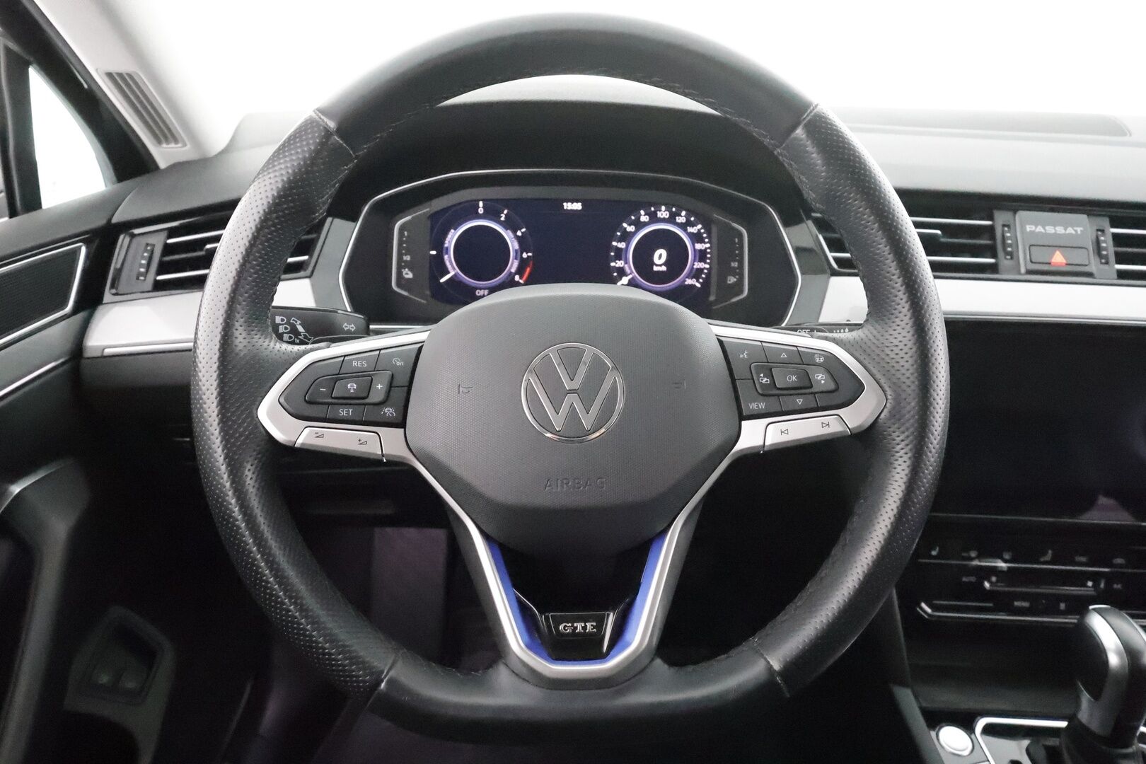 Volkswagen Passat 2021 Variant GTE Premium Plug-In Hybrid 160 kW DSG *Webasto / ACC / P-Kamera / IQ Light / Keyless / Navi* - Koti & kauppalaturi / 1.Om Suomi-auto / Merkkihuollettu 