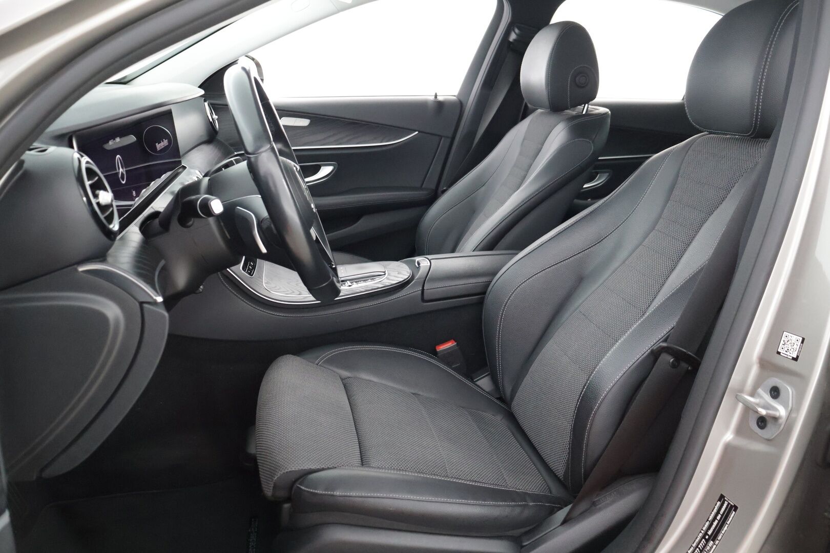 Mercedes-Benz E 2021 200 d A Business Avantgarde - *Suomi-auto / Lohkolämmitin / Sport-penkit / P.kamera / Widescreen / Vakionopeudensäädin / Katveavustin / NAVI*