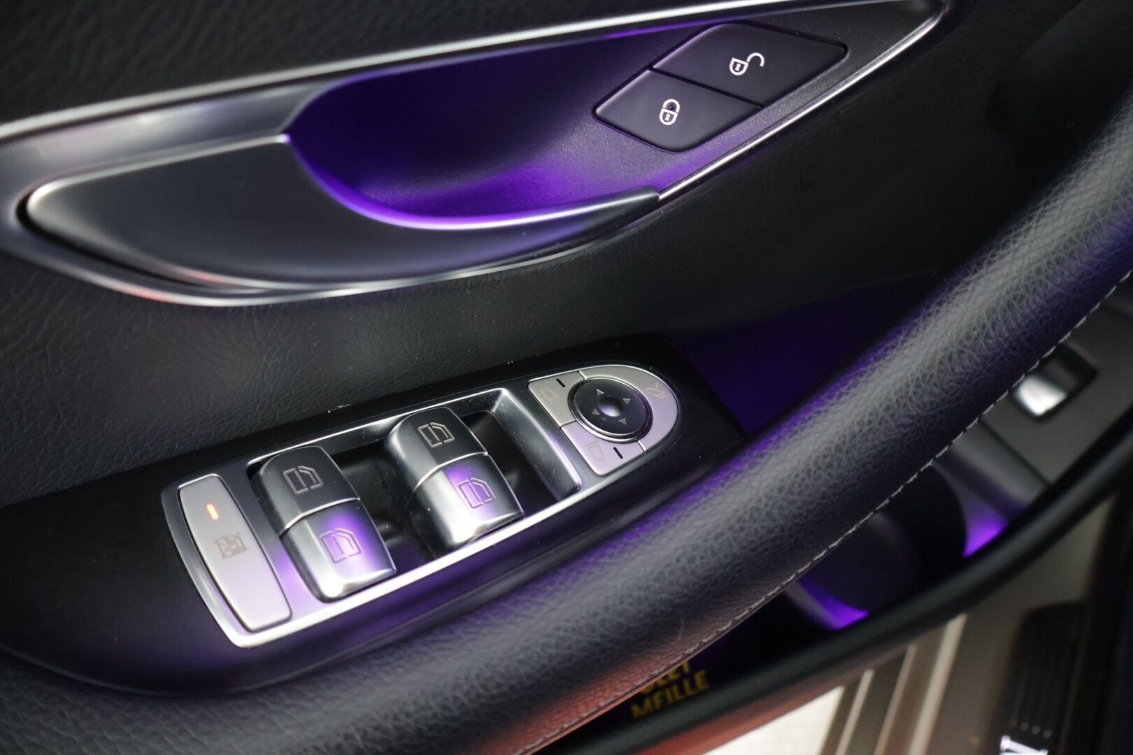 Mercedes-Benz E 2021 200 d A Business Avantgarde - *Suomi-auto / Lohkolämmitin / Sport-penkit / P.kamera / Widescreen / Vakionopeudensäädin / Katveavustin / NAVI*