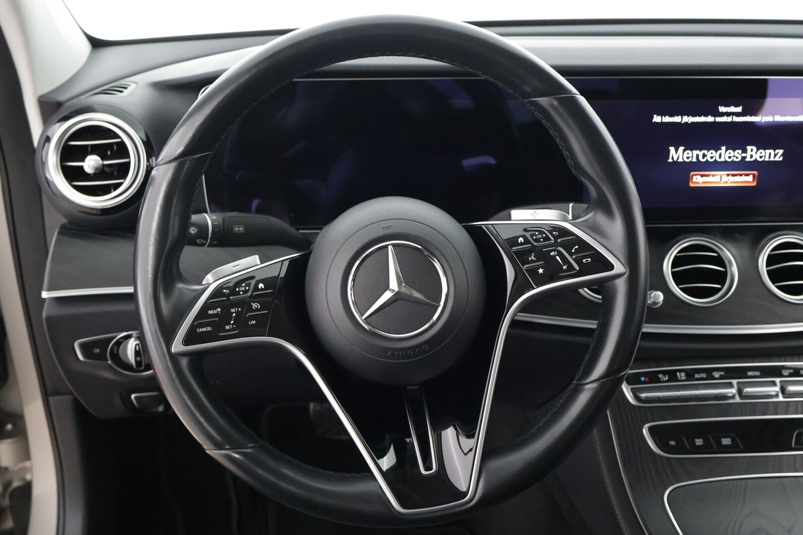 Mercedes-Benz E 2021 200 d A Business Avantgarde - *Suomi-auto / Lohkolämmitin / Sport-penkit / P.kamera / Widescreen / Vakionopeudensäädin / Katveavustin / NAVI*