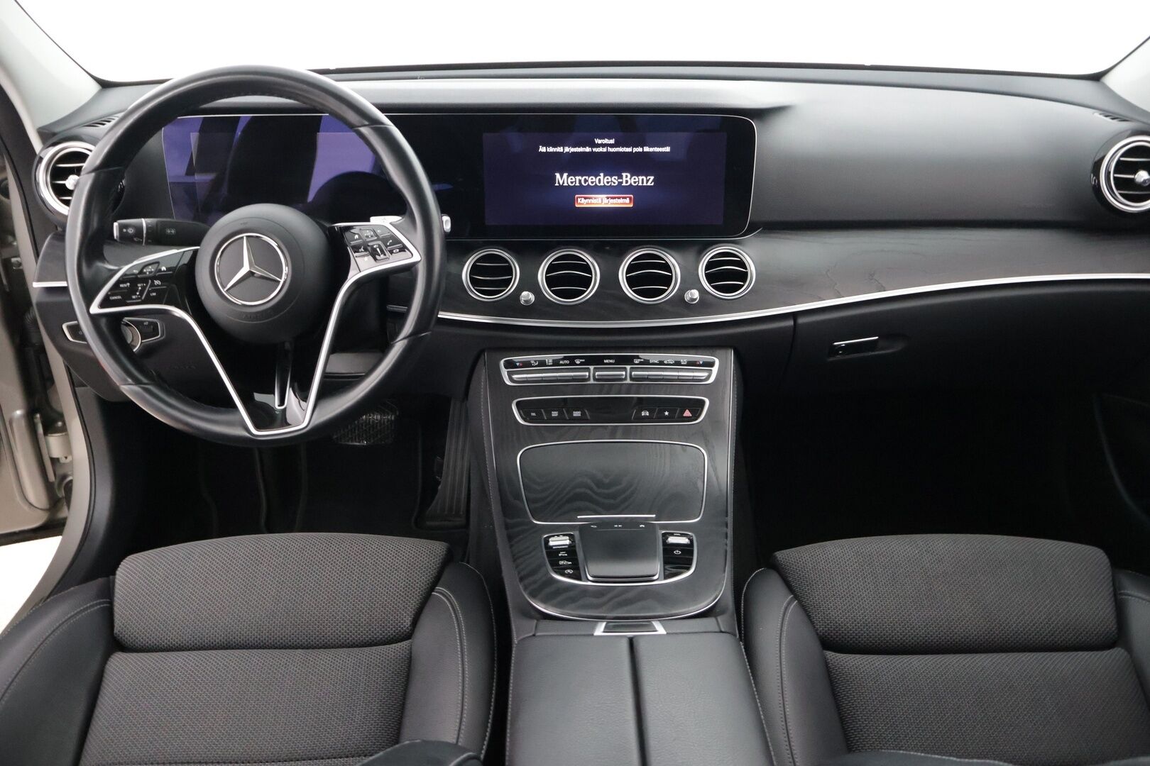Mercedes-Benz E 2021 200 d A Business Avantgarde - *Suomi-auto / Lohkolämmitin / Sport-penkit / P.kamera / Widescreen / Vakionopeudensäädin / Katveavustin / NAVI*