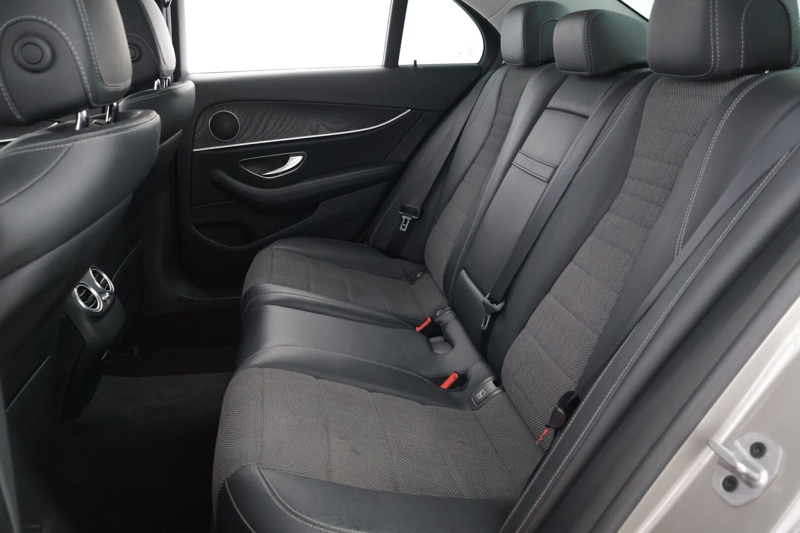 Mercedes-Benz E 2021 200 d A Business Avantgarde - *Suomi-auto / Lohkolämmitin / Sport-penkit / P.kamera / Widescreen / Vakionopeudensäädin / Katveavustin / NAVI*