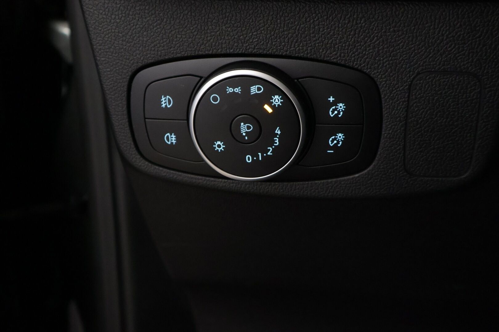 Ford Focus 2021 1,0 EcoBoost 125hv A8 Trend ** Tehdasuusi moottori alle 20tkm! / Adapt.vakkari / P.Kamera / Uudet kesärenkaat! ** - Uusi moottori laitettu kesällä 2025! / Uudet kesärenkaat kaupan päälle!