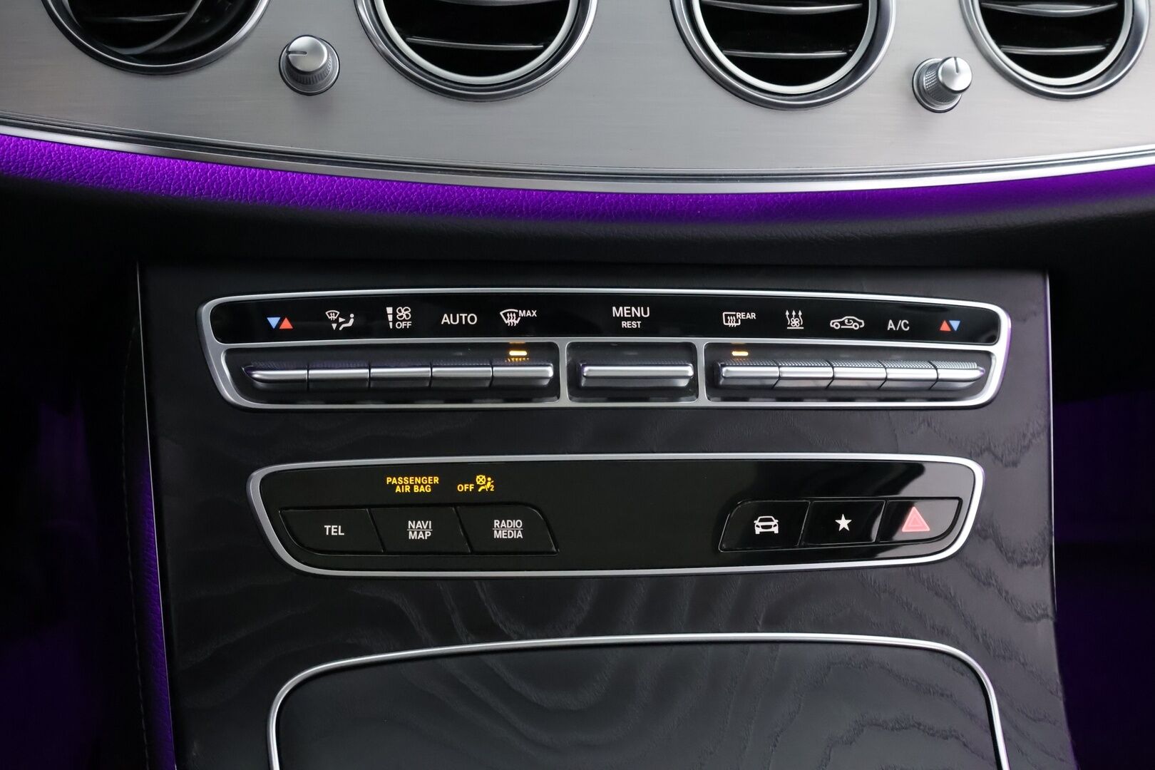 Mercedes-Benz E 2021 300 de 4MATIC A Business AMG EQ Power - Suomiauto | Burmester Surround | Panoraama | 360-Kamera | Manufaktur Diamond White | Multibeam LED | Widescreen | Puolinahka Sporttipenkit | Muistipenkit | Huippuvarusteet!
