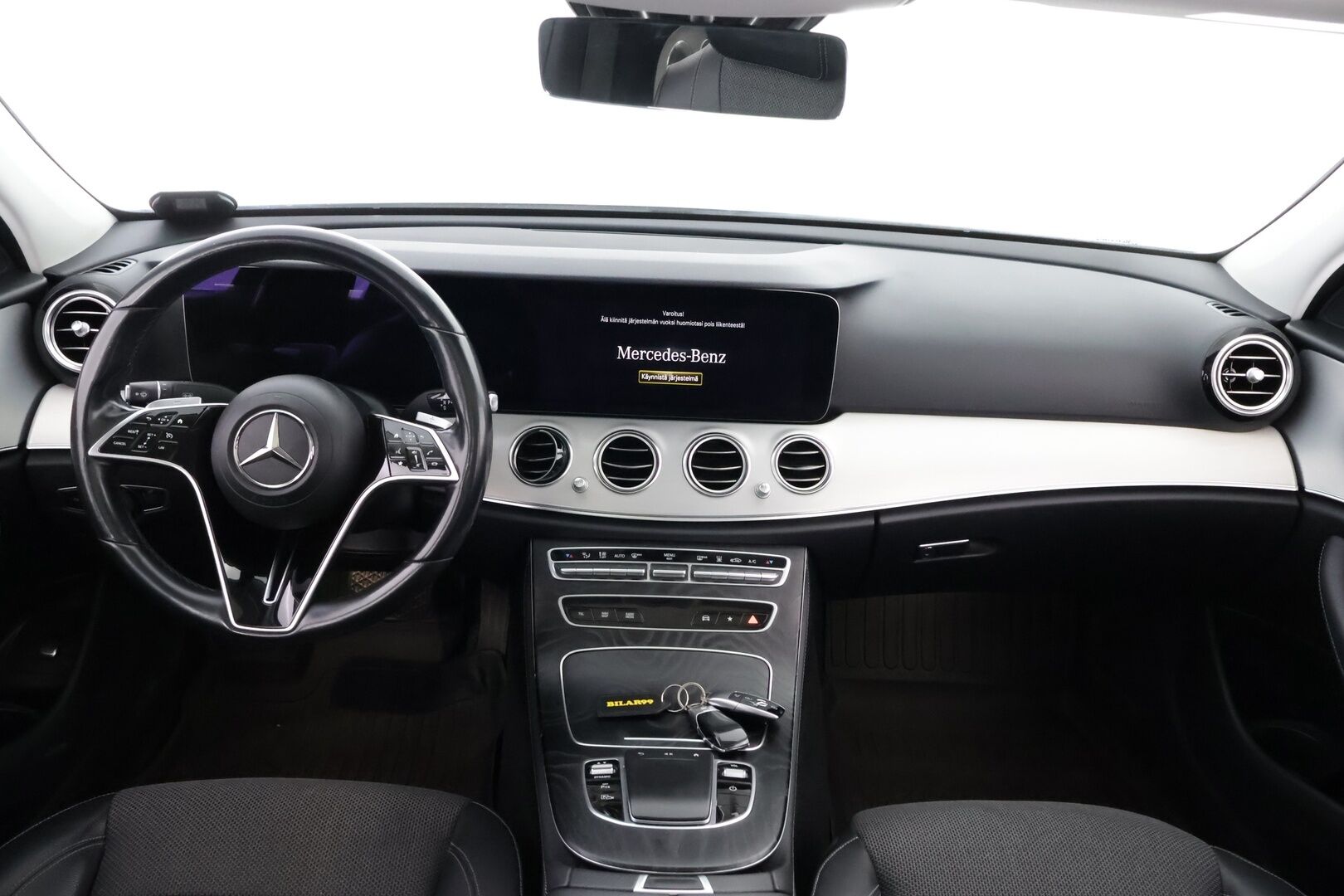 Mercedes-Benz E 2021 300 de 4MATIC A Business AMG EQ Power - Suomiauto | Burmester Surround | Panoraama | 360-Kamera | Manufaktur Diamond White | Multibeam LED | Widescreen | Puolinahka Sporttipenkit | Muistipenkit | Huippuvarusteet!