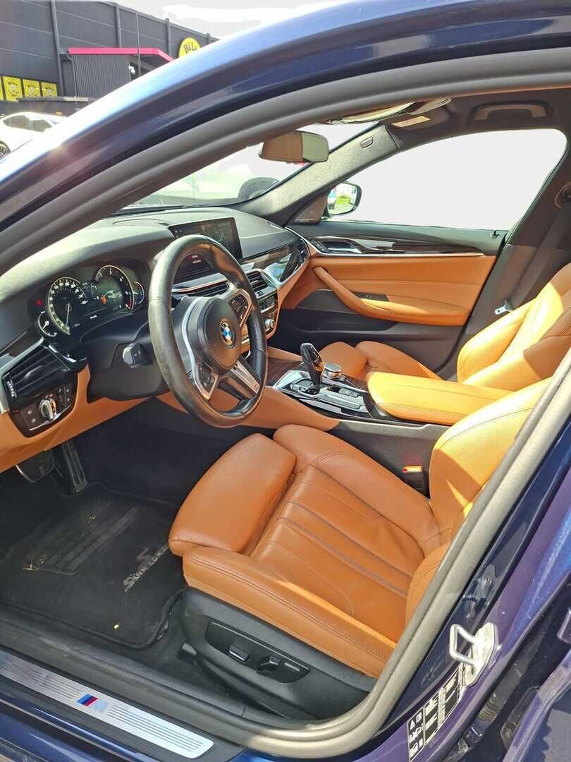 BMW 520 2019 520d xDrive M-Sport - | Harman/Kardon | LED | P.Kamera | Konjakkinahat | Ambient Light | Lämm.Ratti | 