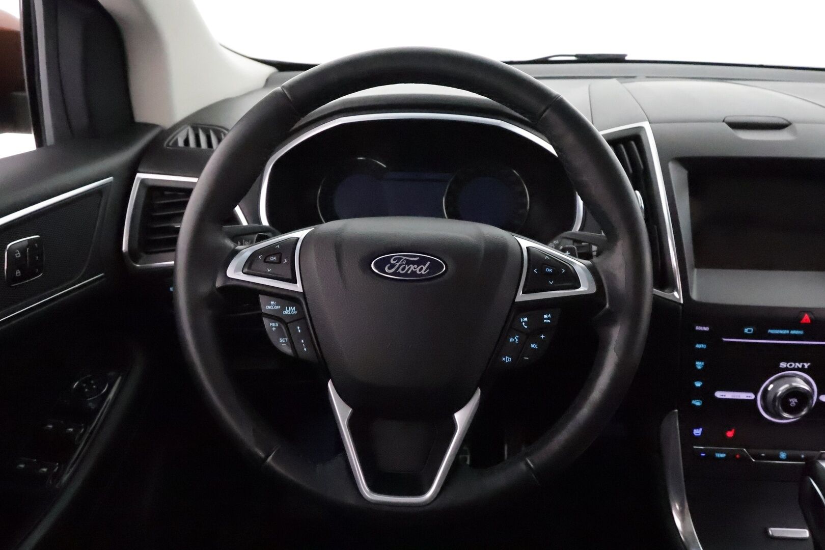 Ford Edge 2017 2.0 TDCi 210 hv AWD ST-Line **Adapt.vakkari / Panorama / Koukku / Muistipenkki / Keyless / Apple&Android / P.kamera**