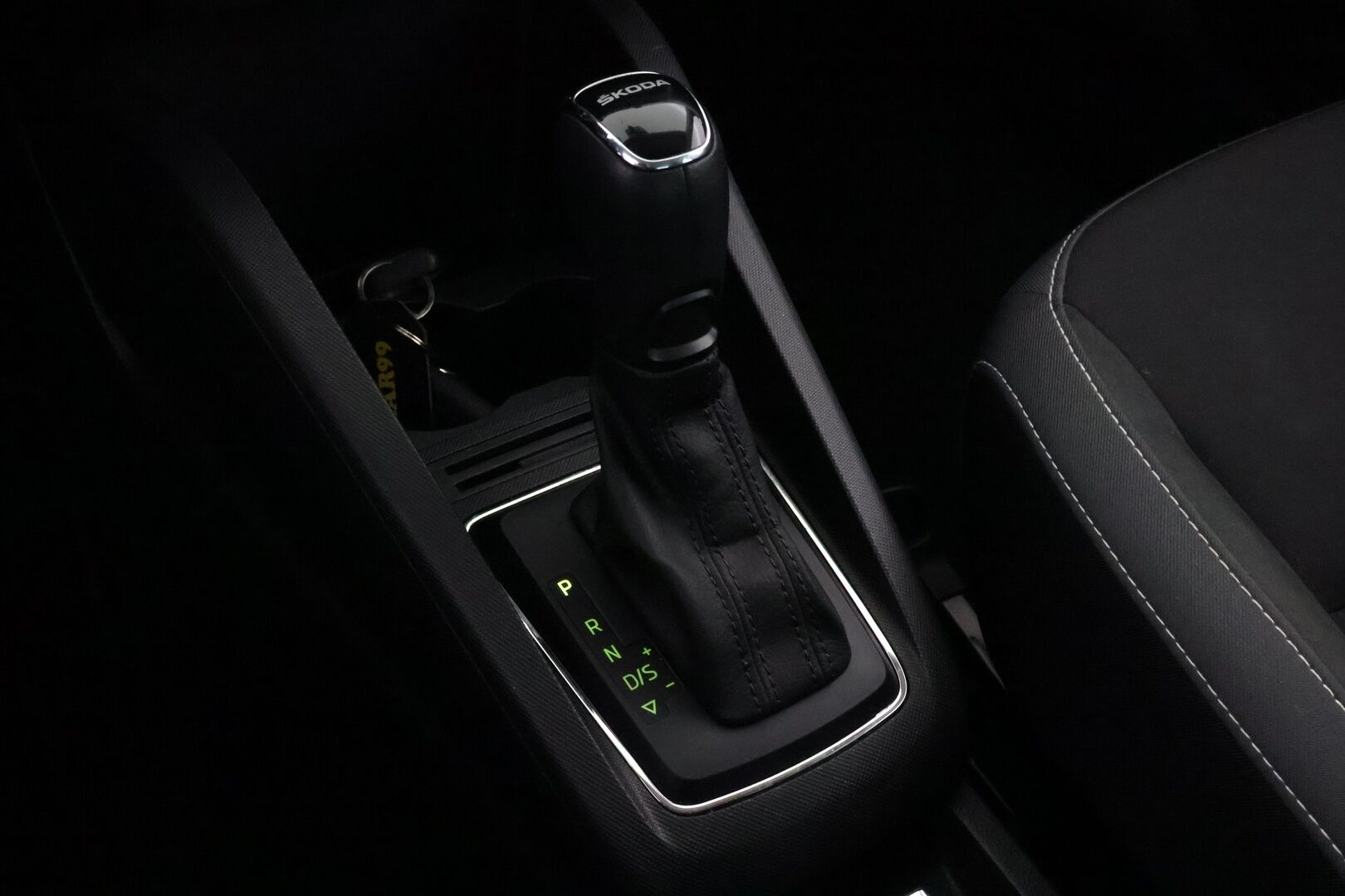 Skoda Fabia 2021 1,0 TSI 95 Style DSG Autom. * Suomiauto / Adapt.Vakkari / Peruutuskamera / KeylessGo / 2x Renkaat aluvantein! - 2-Omisteinen / Metalliväri / Siisti yksilö!