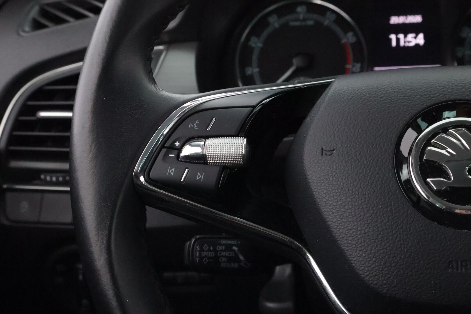 Skoda Fabia 2021 1,0 TSI 95 Style DSG Autom. * Suomiauto / Adapt.Vakkari / Peruutuskamera / KeylessGo / 2x Renkaat aluvantein! - 2-Omisteinen / Metalliväri / Siisti yksilö!