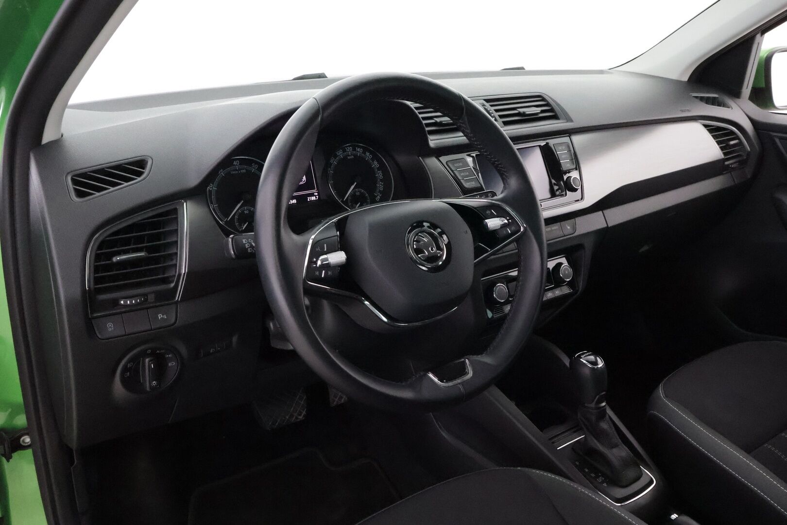 Skoda Fabia 2021 1,0 TSI 95 Style DSG Autom. * Suomiauto / Adapt.Vakkari / Peruutuskamera / KeylessGo / 2x Renkaat aluvantein! - 2-Omisteinen / Metalliväri / Siisti yksilö!