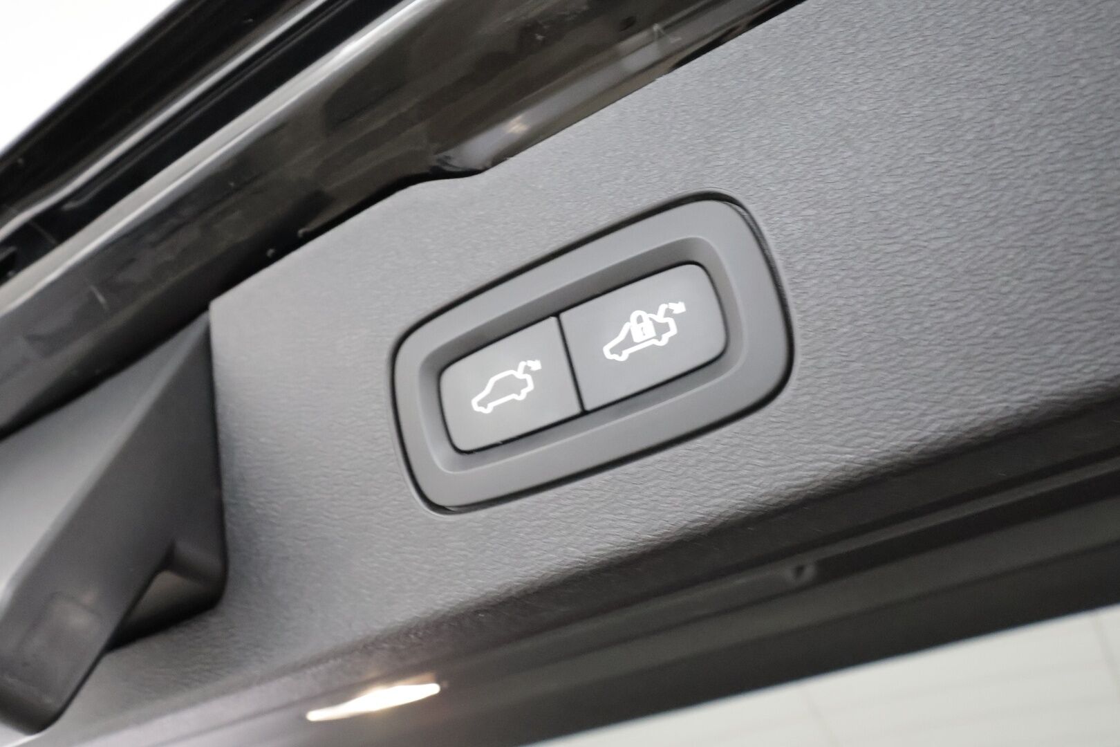 Volvo V60 2021 T8 TwE AWD Business R-Design aut * P.Kamera / ACC / P.Lämmitin / Puolinahat / P.Kamera / Navi / Keyless * - 1.Om suomi-auto / Kahdet Renkaat / Koti & Kauppa