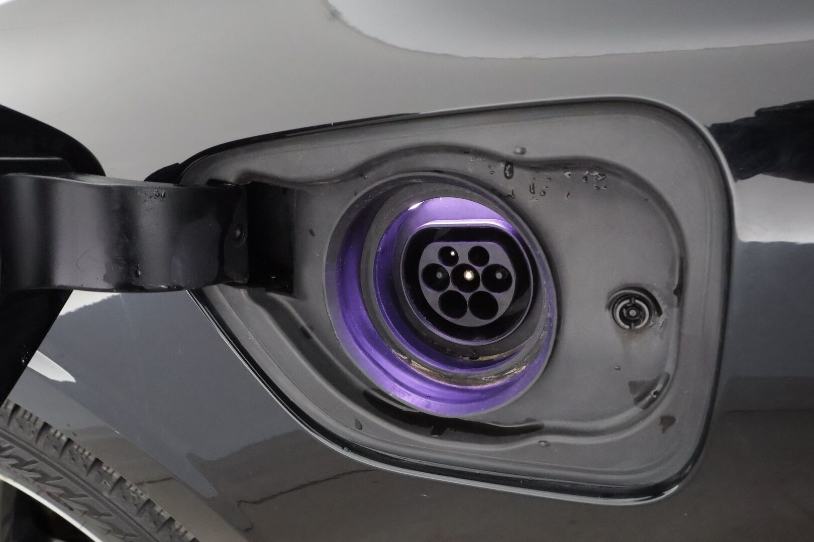 Volvo V60 2021 T8 TwE AWD Business R-Design aut * P.Kamera / ACC / P.Lämmitin / Puolinahat / P.Kamera / Navi / Keyless * - 1.Om suomi-auto / Kahdet Renkaat / Koti & Kauppa