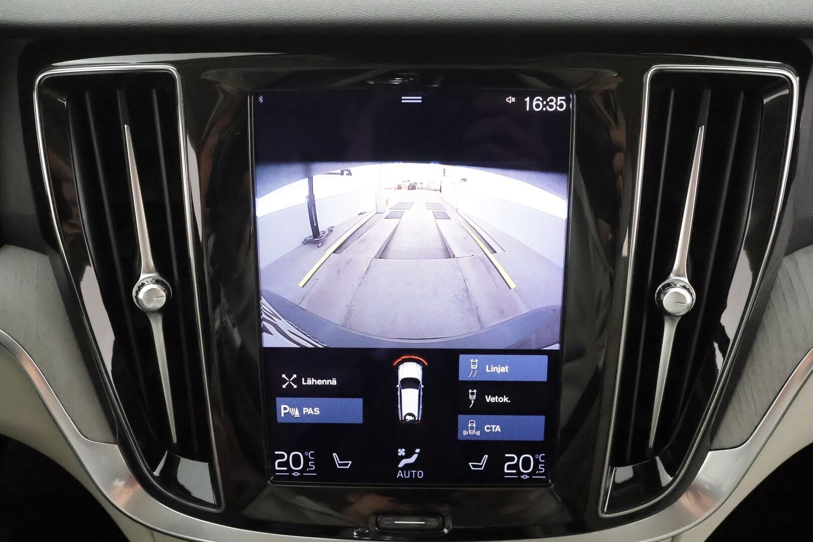 Volvo V60 2021 B4 D-MHEV Business Inscription aut - 1**.Om Suomi-auto | ACC | H&K / Webasto | Koukku | Full LED | Muistipenkki | P.kamera | BLIS | Navi | Kahdet renkaat aluvanteilla | Merkkihuollettu