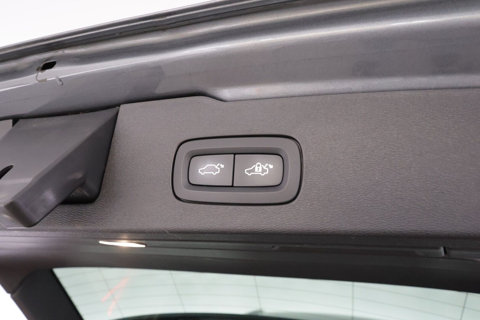 Volvo V60 2021 B4 D-MHEV Business Inscription aut - 1**.Om Suomi-auto | ACC | H&K / Webasto | Koukku | Full LED | Muistipenkki | P.kamera | BLIS | Navi | Kahdet renkaat aluvanteilla | Merkkihuollettu