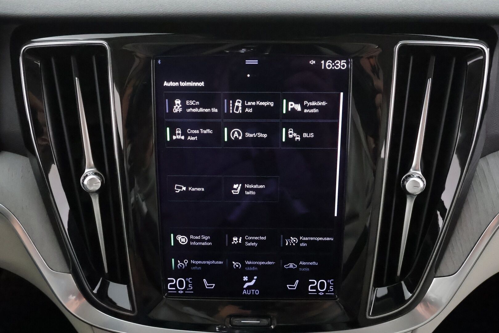 Volvo V60 2021 B4 D-MHEV Business Inscription aut - 1**.Om Suomi-auto | ACC | H&K / Webasto | Koukku | Full LED | Muistipenkki | P.kamera | BLIS | Navi | Kahdet renkaat aluvanteilla | Merkkihuollettu
