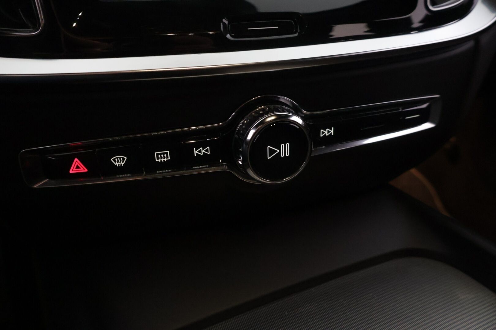 Volvo V60 2021 B4 D-MHEV Business R-Design aut - Adapt.vakkari | Webasto | Harman&Kardon | Vetokoukku | P.kamera | Suomi-auto | Jakohihna&vaihteistoöljyt vaihdettu 2026