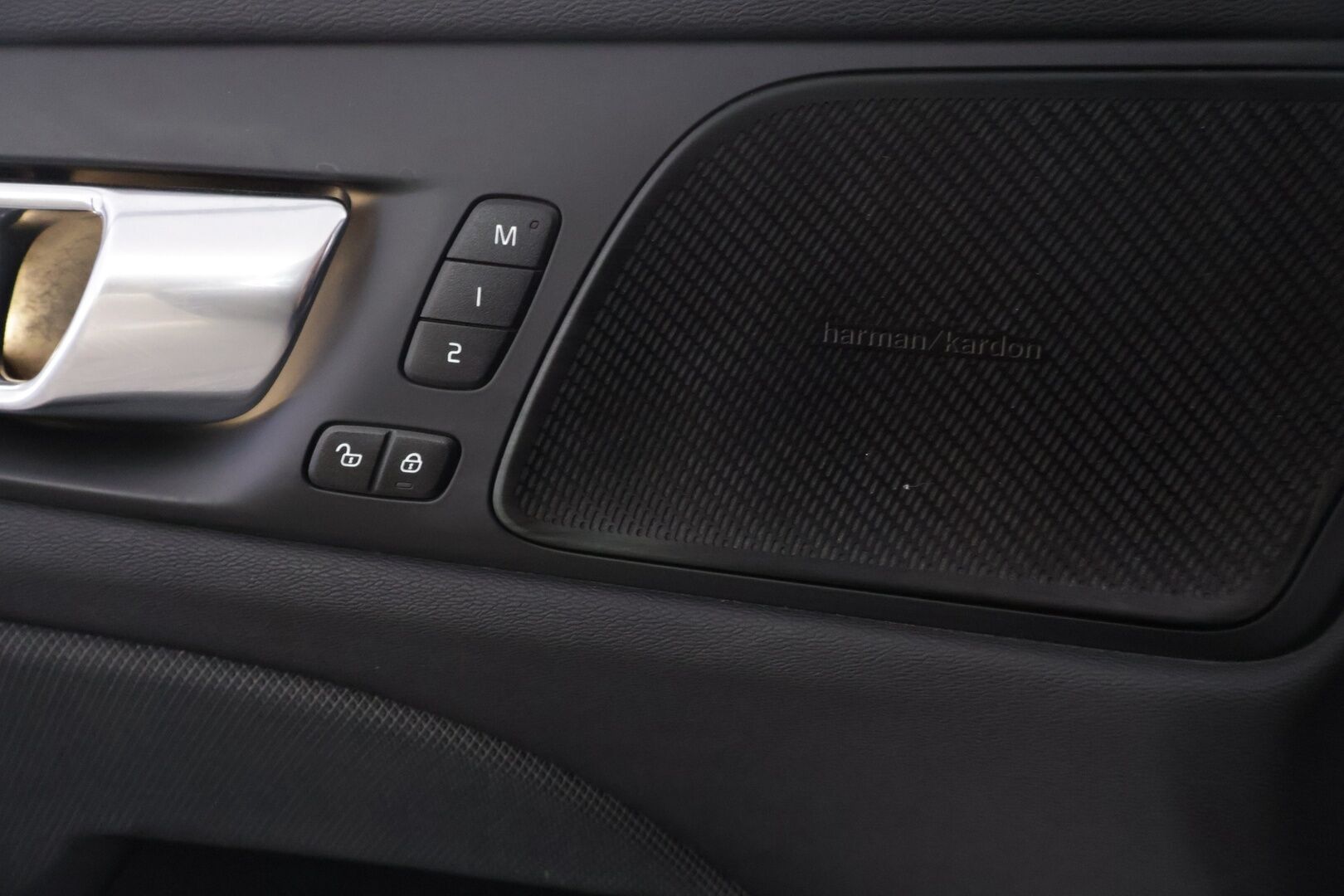 Volvo V60 2021 B4 D-MHEV Business R-Design aut - Adapt.vakkari | Webasto | Harman&Kardon | Vetokoukku | P.kamera | Suomi-auto | Jakohihna&vaihteistoöljyt vaihdettu 2026