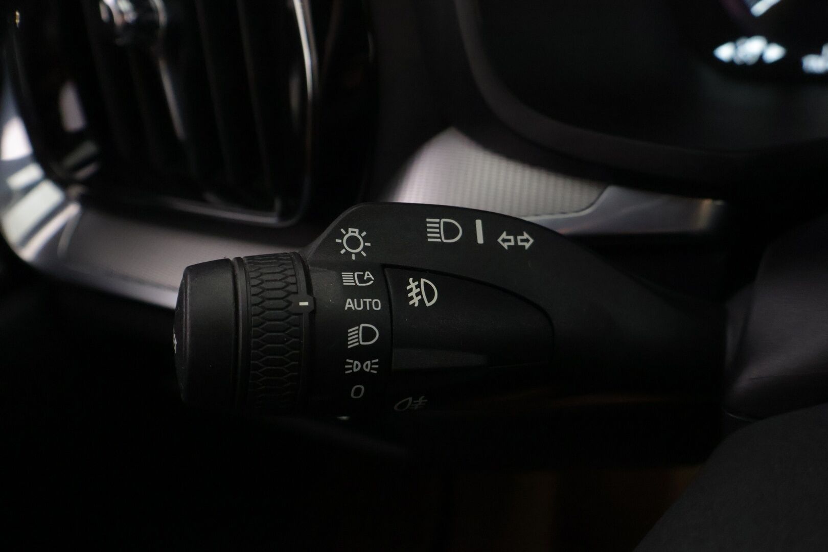 Volvo V60 2021 B4 D-MHEV Business R-Design aut - Adapt.vakkari | Webasto | Harman&Kardon | Vetokoukku | P.kamera | Suomi-auto | Jakohihna&vaihteistoöljyt vaihdettu 2026