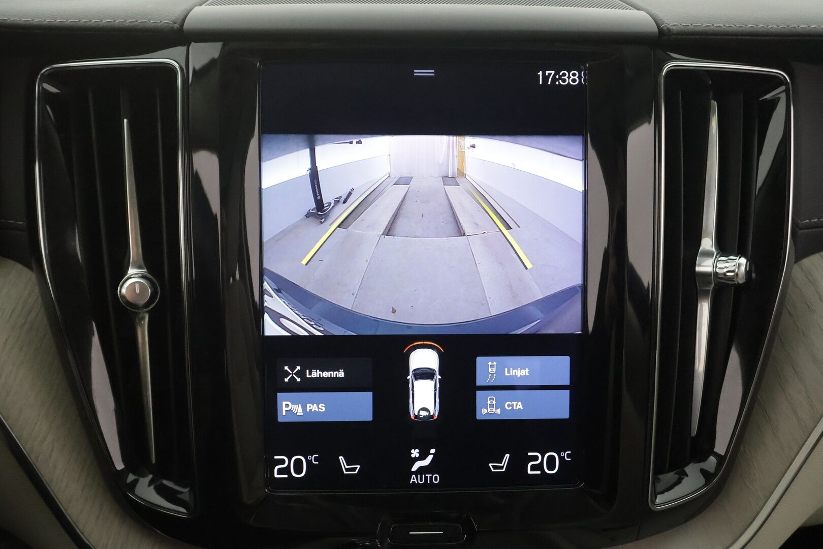 Volvo XC60 2021 T6 TwE AWD Business Inscription aut. - | Pilot assist | Webasto | Koukku | Full-LED | Muistipenkki | Panorama | P.Kamera | Sporttinahat | Keyless | Apple&Android | 1.Om Suomi-auto | Kahdet Renkaat | Merkkihuollettu |