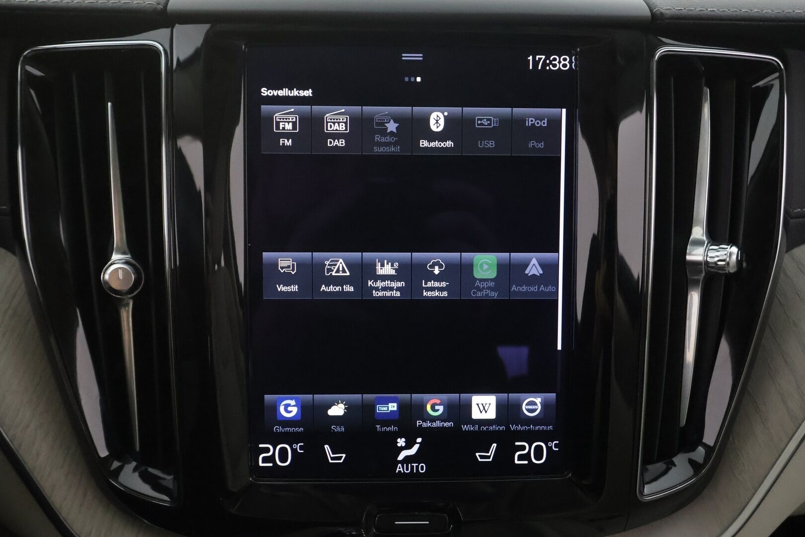 Volvo XC60 2021 T6 TwE AWD Business Inscription aut. - | Pilot assist | Webasto | Koukku | Full-LED | Muistipenkki | Panorama | P.Kamera | Sporttinahat | Keyless | Apple&Android | 1.Om Suomi-auto | Kahdet Renkaat | Merkkihuollettu |