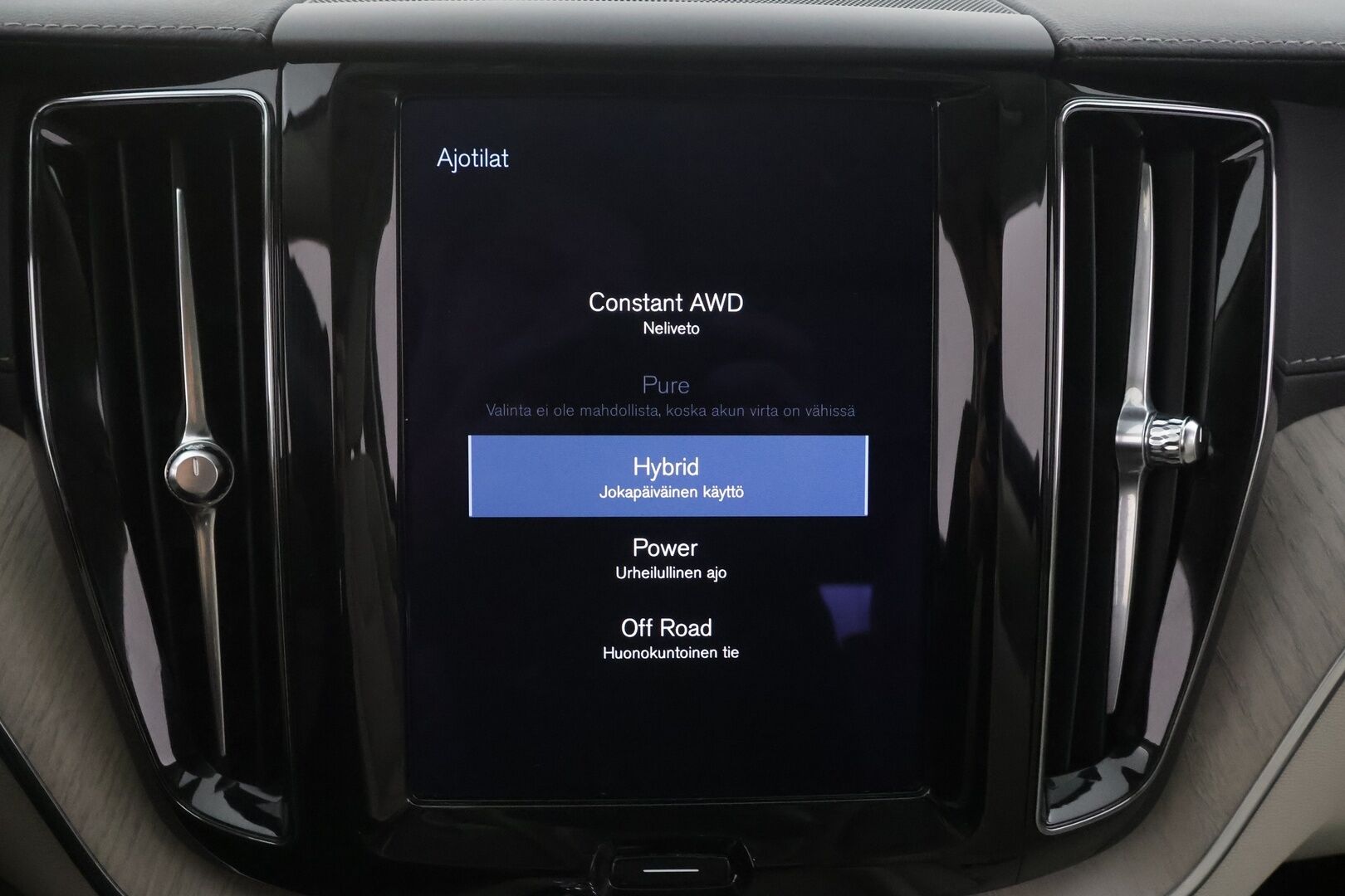 Volvo XC60 2021 T6 TwE AWD Business Inscription aut. - | Pilot assist | Webasto | Koukku | Full-LED | Muistipenkki | Panorama | P.Kamera | Sporttinahat | Keyless | Apple&Android | 1.Om Suomi-auto | Kahdet Renkaat | Merkkihuollettu |