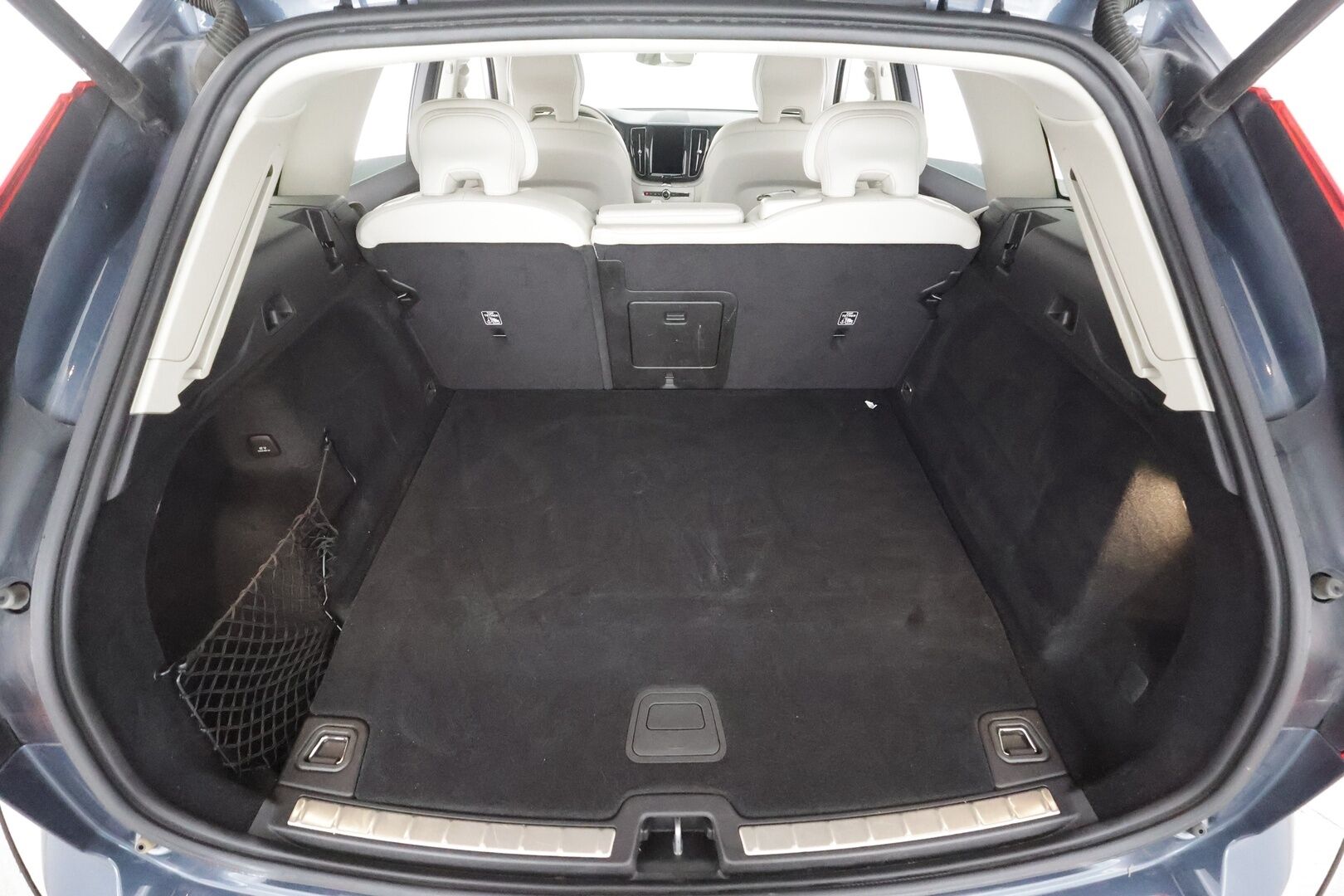 Volvo XC60 2021 T6 TwE AWD Business Inscription aut. - | Pilot assist | Webasto | Koukku | Full-LED | Muistipenkki | Panorama | P.Kamera | Sporttinahat | Keyless | Apple&Android | 1.Om Suomi-auto | Kahdet Renkaat | Merkkihuollettu |