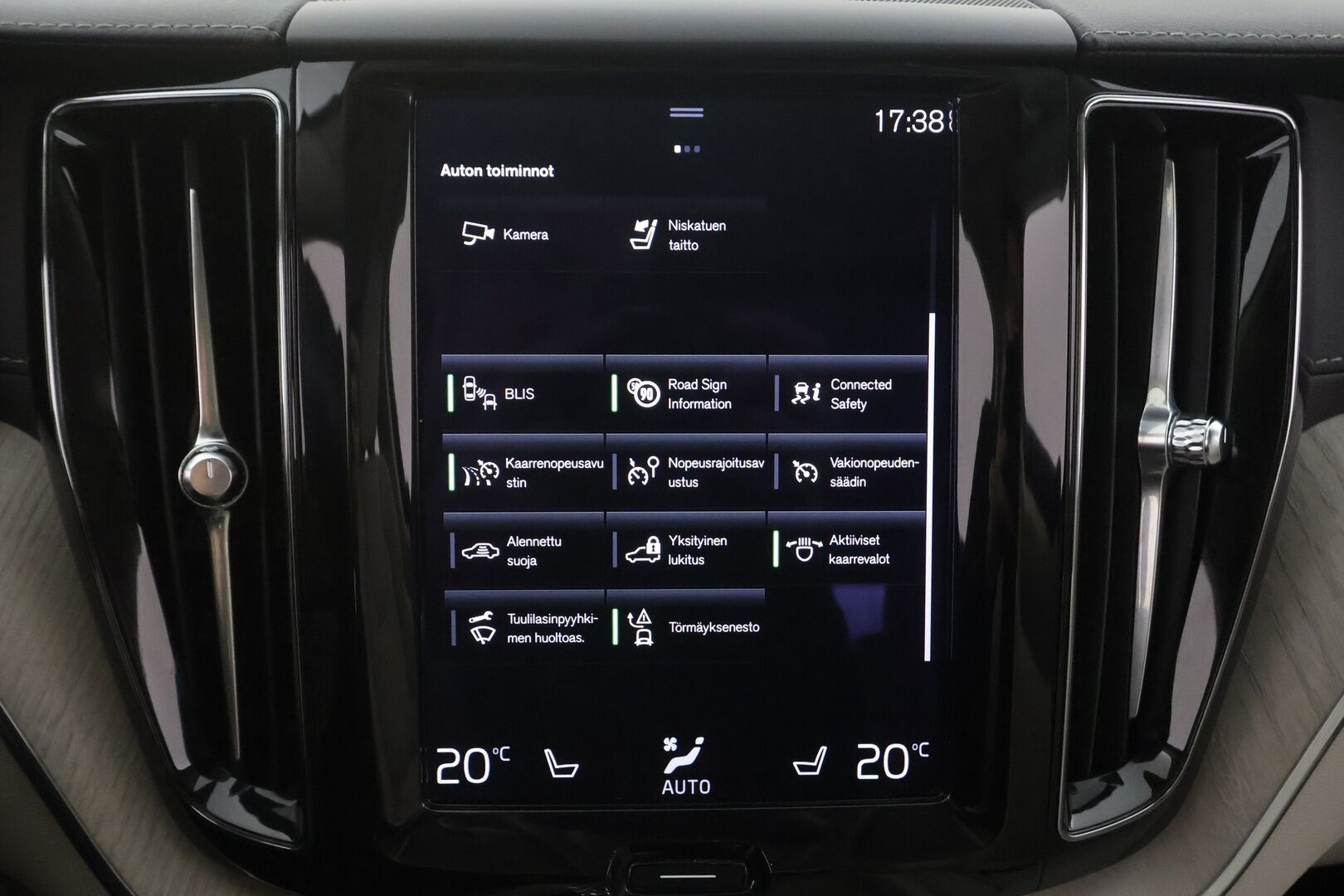 Volvo XC60 2021 T6 TwE AWD Business Inscription aut. - | Pilot assist | Webasto | Koukku | Full-LED | Muistipenkki | Panorama | P.Kamera | Sporttinahat | Keyless | Apple&Android | 1.Om Suomi-auto | Kahdet Renkaat | Merkkihuollettu |