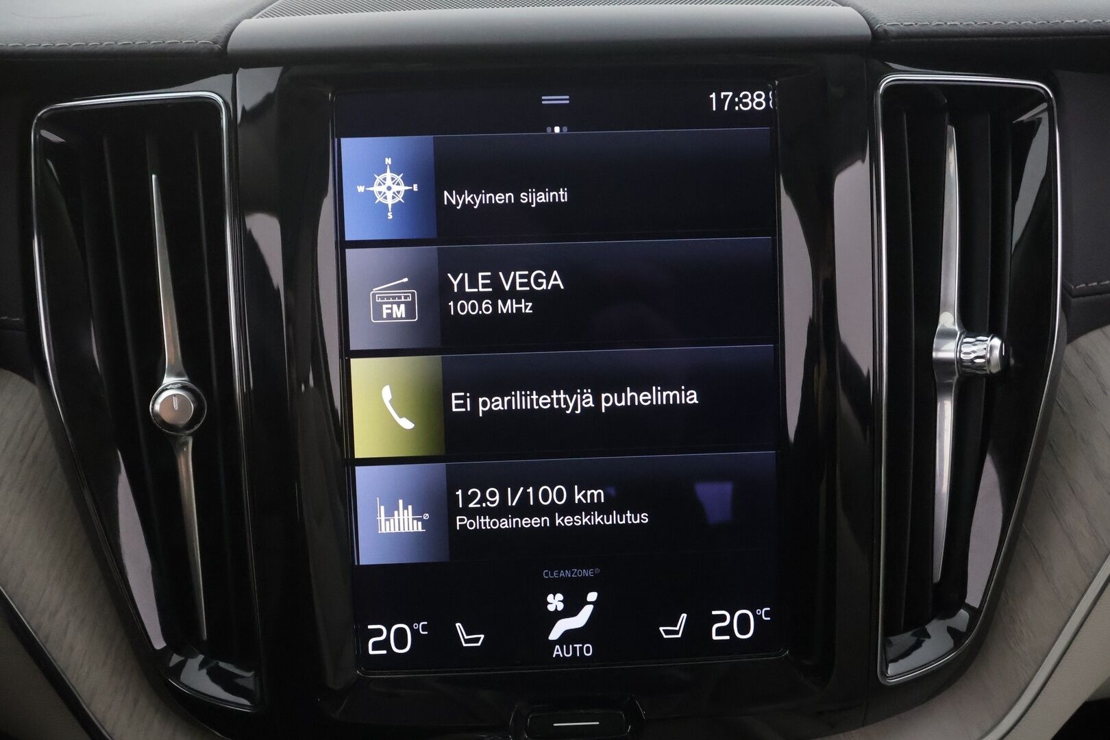 Volvo XC60 2021 T6 TwE AWD Business Inscription aut. - | Pilot assist | Webasto | Koukku | Full-LED | Muistipenkki | Panorama | P.Kamera | Sporttinahat | Keyless | Apple&Android | 1.Om Suomi-auto | Kahdet Renkaat | Merkkihuollettu |