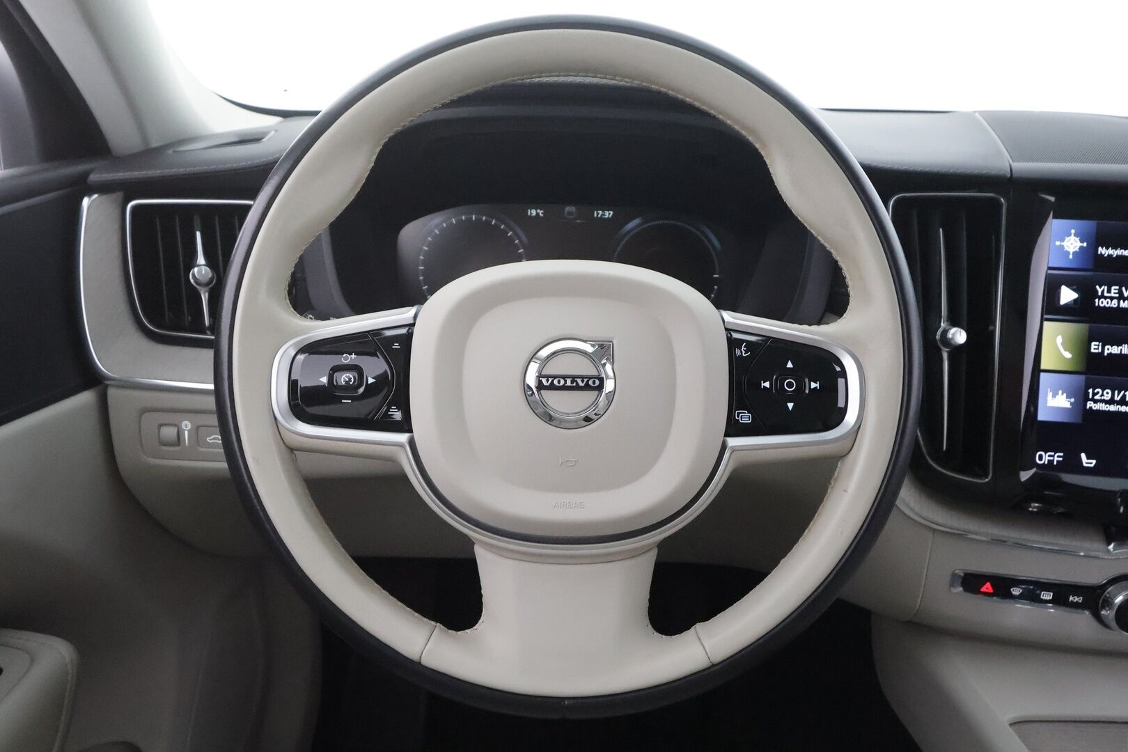 Volvo XC60 2021 T6 TwE AWD Business Inscription aut. - | Pilot assist | Webasto | Koukku | Full-LED | Muistipenkki | Panorama | P.Kamera | Sporttinahat | Keyless | Apple&Android | 1.Om Suomi-auto | Kahdet Renkaat | Merkkihuollettu |