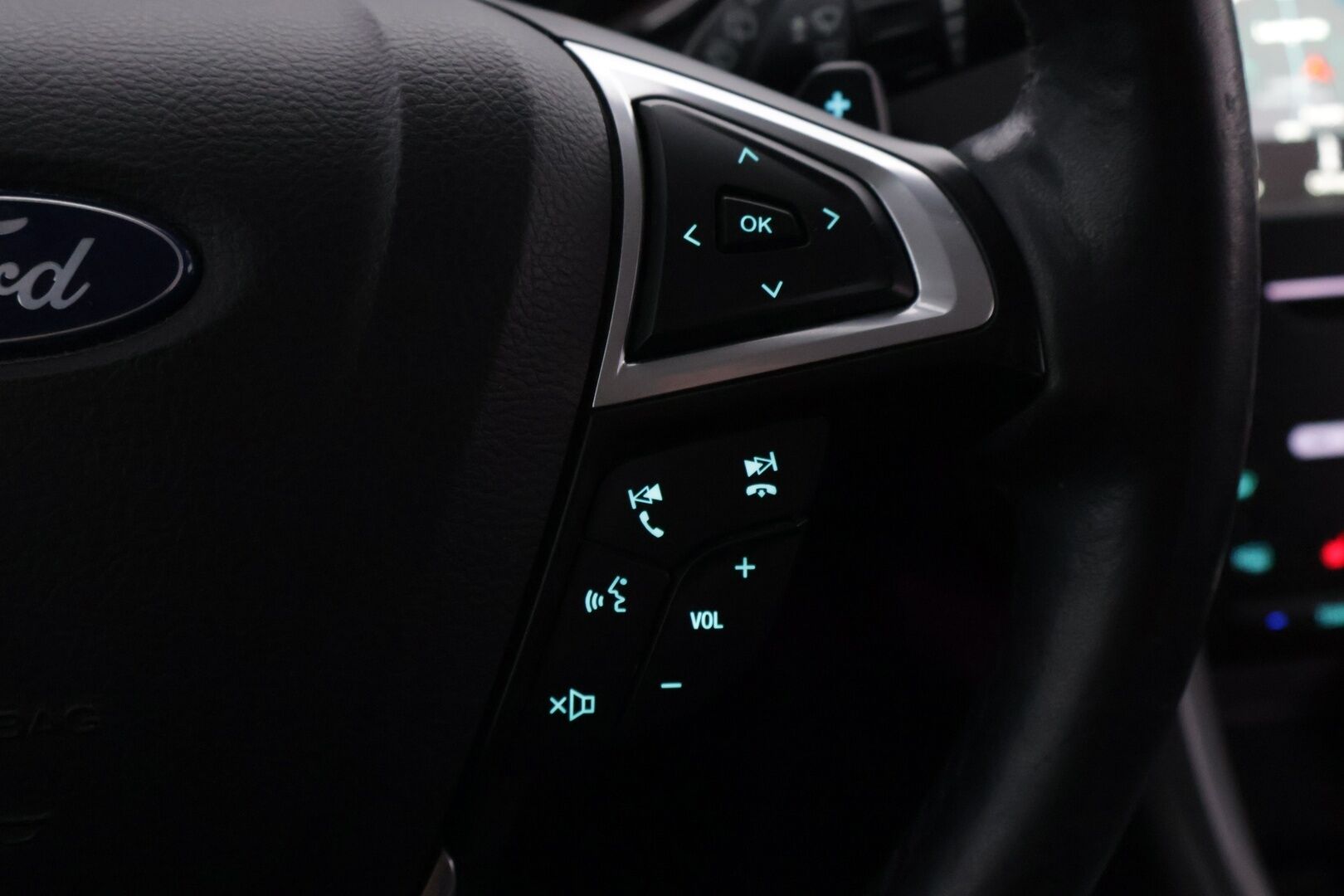 Ford Mondeo 2018 2,0 TDCi 180hv PowerShift Titanium Wagon AWD *PA-lisälämmitin / BLIS / Navi / P-kamera / Koukku / Lämmitettävä tuulilasi / Sähkökontti* - Kahdet huippukuntoiset renkaat!