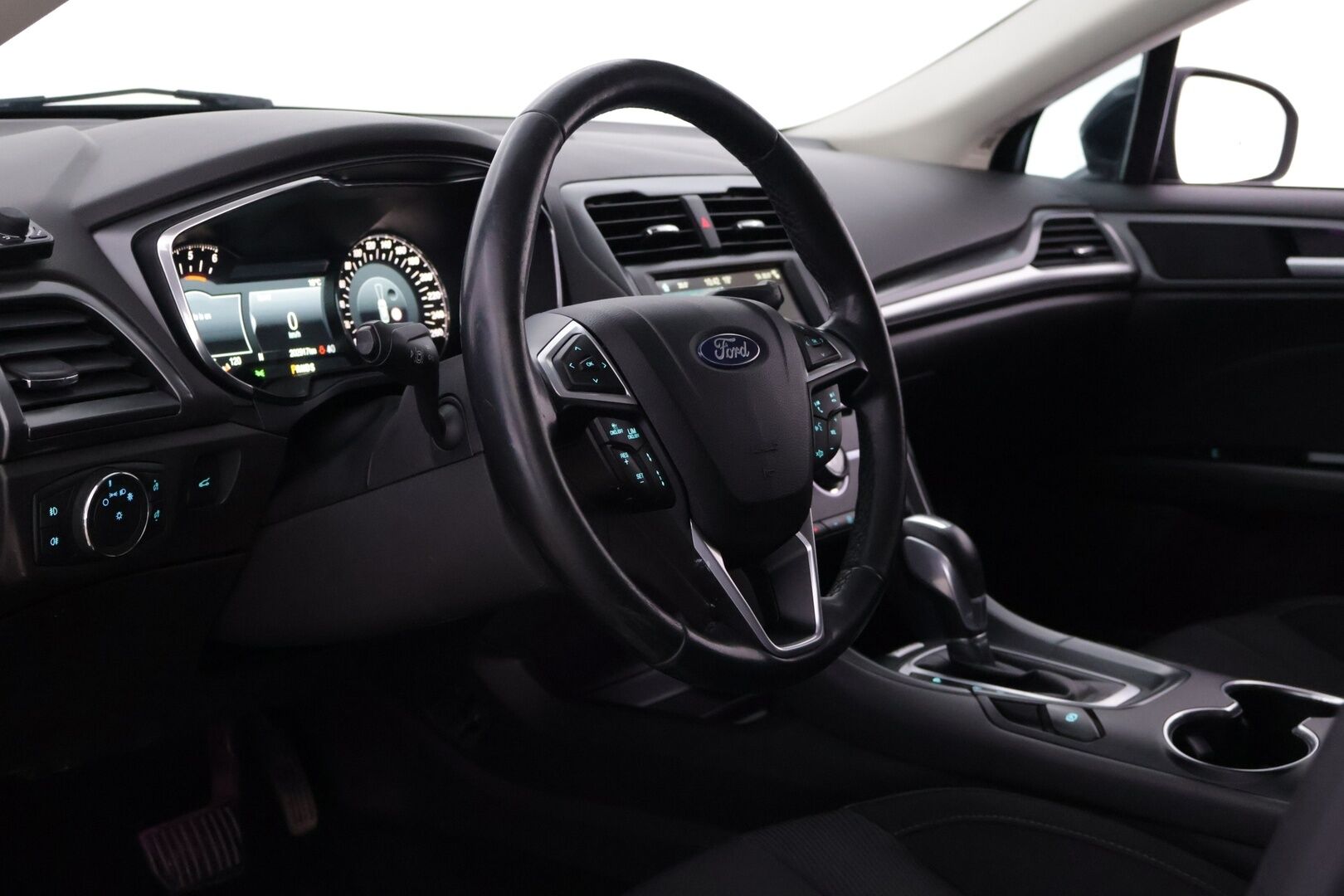 Ford Mondeo 2018 2,0 TDCi 180hv PowerShift Titanium Wagon AWD *PA-lisälämmitin / BLIS / Navi / P-kamera / Koukku / Lämmitettävä tuulilasi / Sähkökontti* - Kahdet huippukuntoiset renkaat!