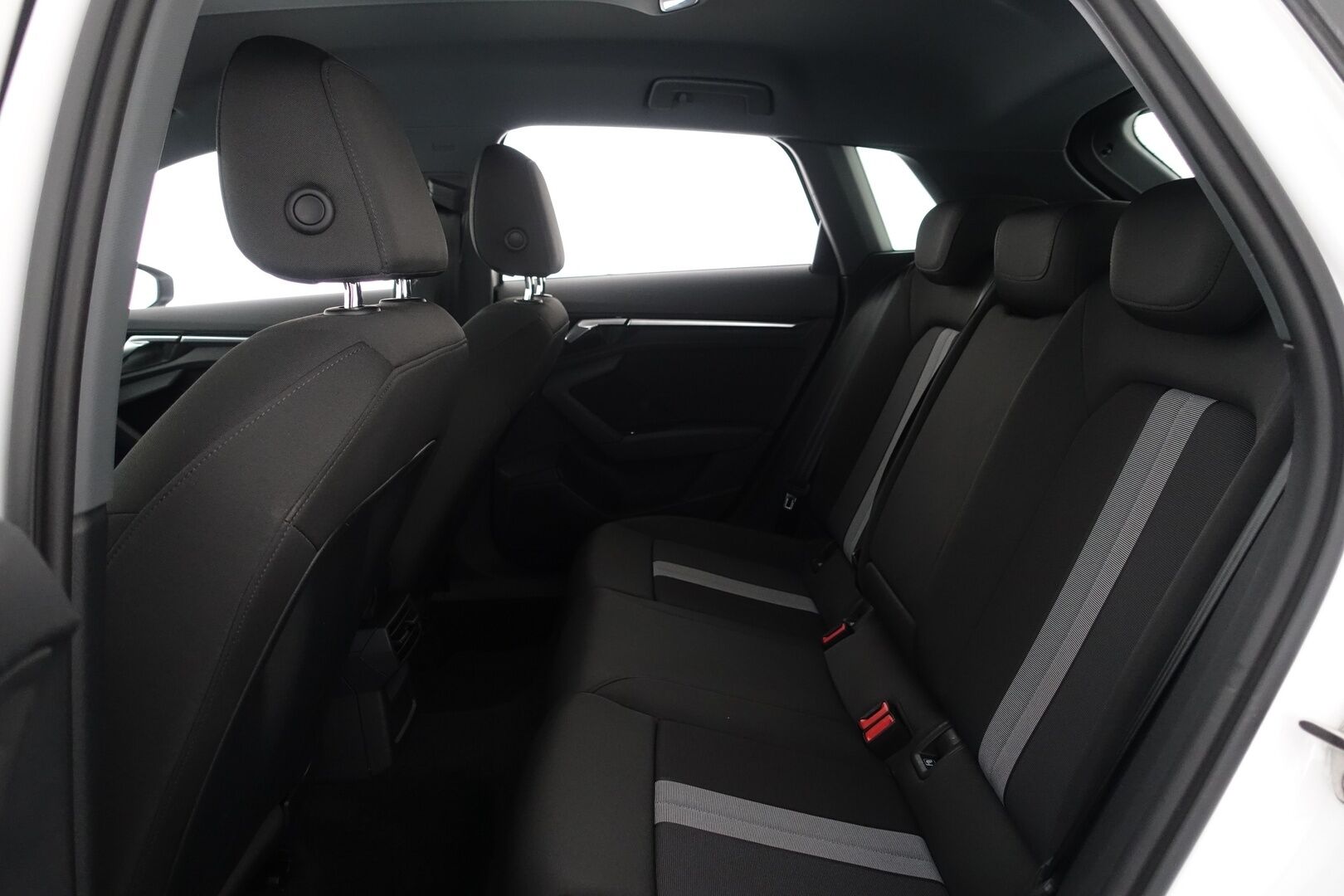 Audi A3 2021 Sportback Business 30 TFSI 81kW MHEV S tronic - | Digimittaristo | Suomi-auto | LED | Vakkari | P.Tutkat | Apple & Andoird | Hihna tehty 05/26 | 2 x Renkaat & Vanteet |