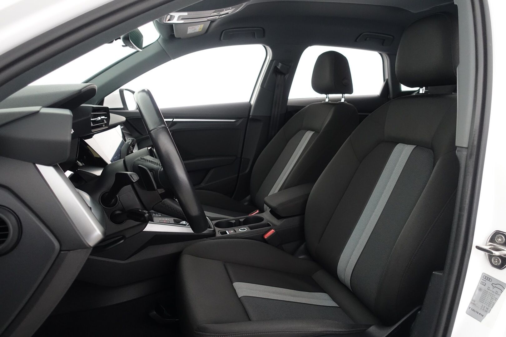 Audi A3 2021 Sportback Business 30 TFSI 81kW MHEV S tronic - | Digimittaristo | Suomi-auto | LED | Vakkari | P.Tutkat | Apple & Andoird | Hihna tehty 05/26 | 2 x Renkaat & Vanteet |