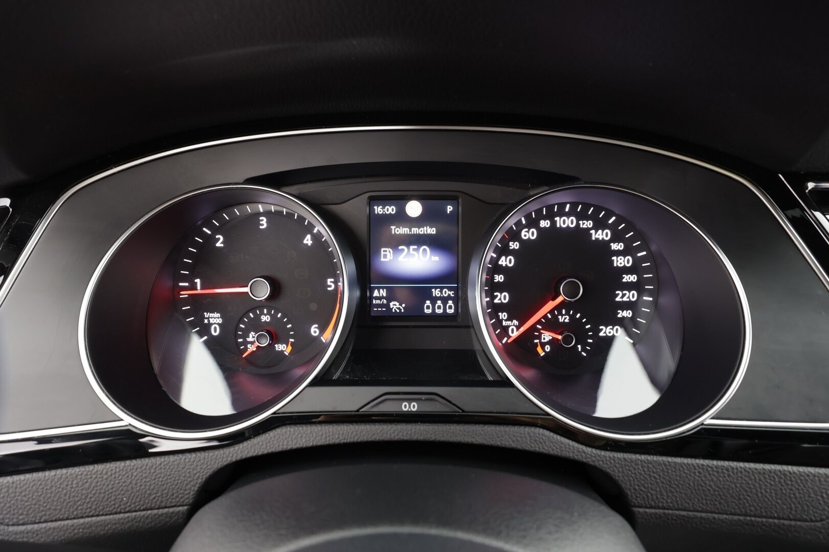 Volkswagen Passat 2021 Variant R-Line 2,0 TDI EVO SCR 110 kW DSG * Webasto / ACC / Matrix-LED / P.Kamera / Nahkaverhoilu / Navi / Kaistavahti * - Suomi-auto / Kahdet renkaat - Osta nyt, maksa vasta ensi vuonna