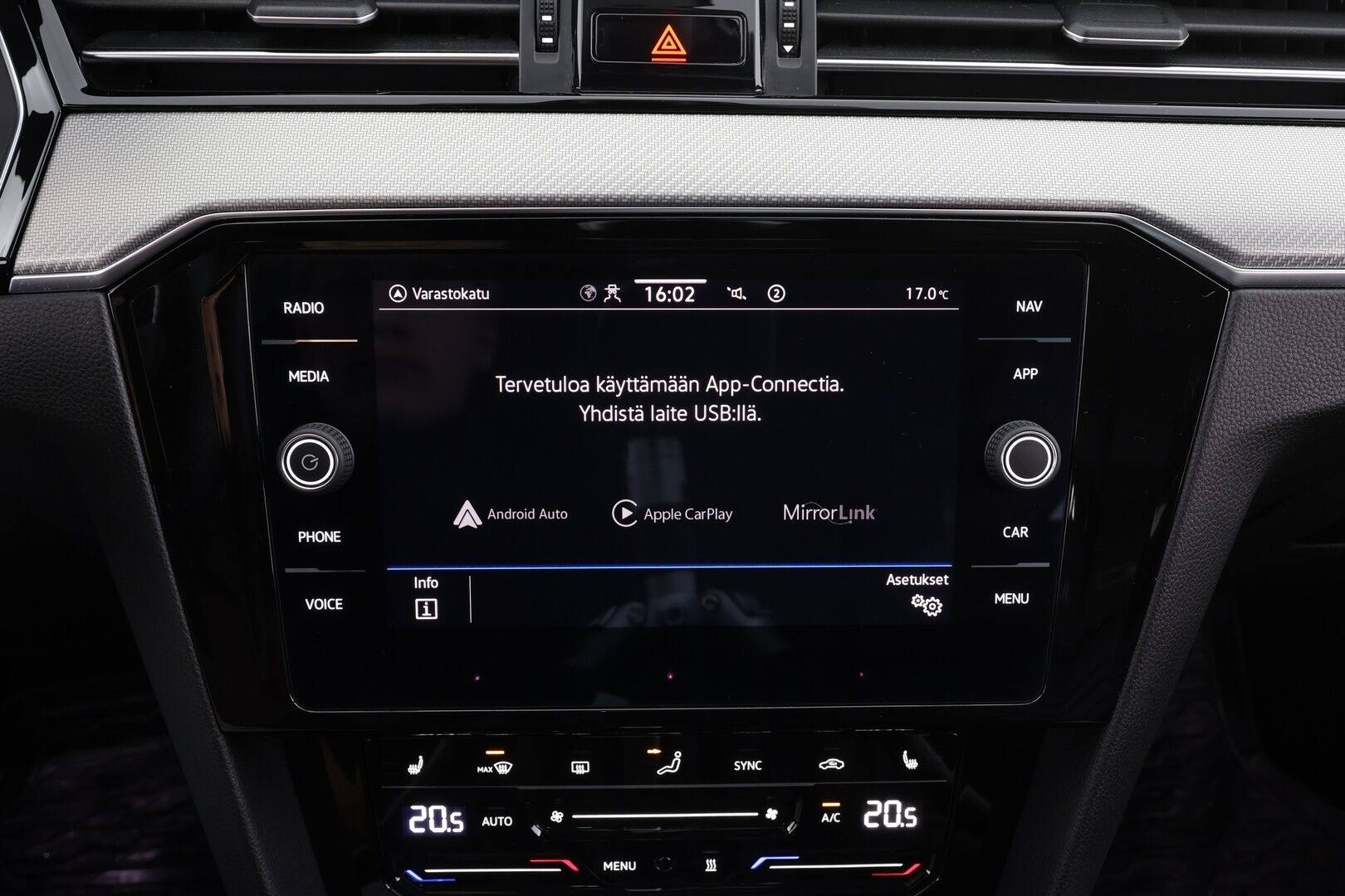 Volkswagen Passat 2021 Variant R-Line 2,0 TDI EVO SCR 110 kW DSG * Webasto / ACC / Matrix-LED / P.Kamera / Nahkaverhoilu / Navi / Kaistavahti * - Suomi-auto / Kahdet renkaat - Osta nyt, maksa vasta ensi vuonna