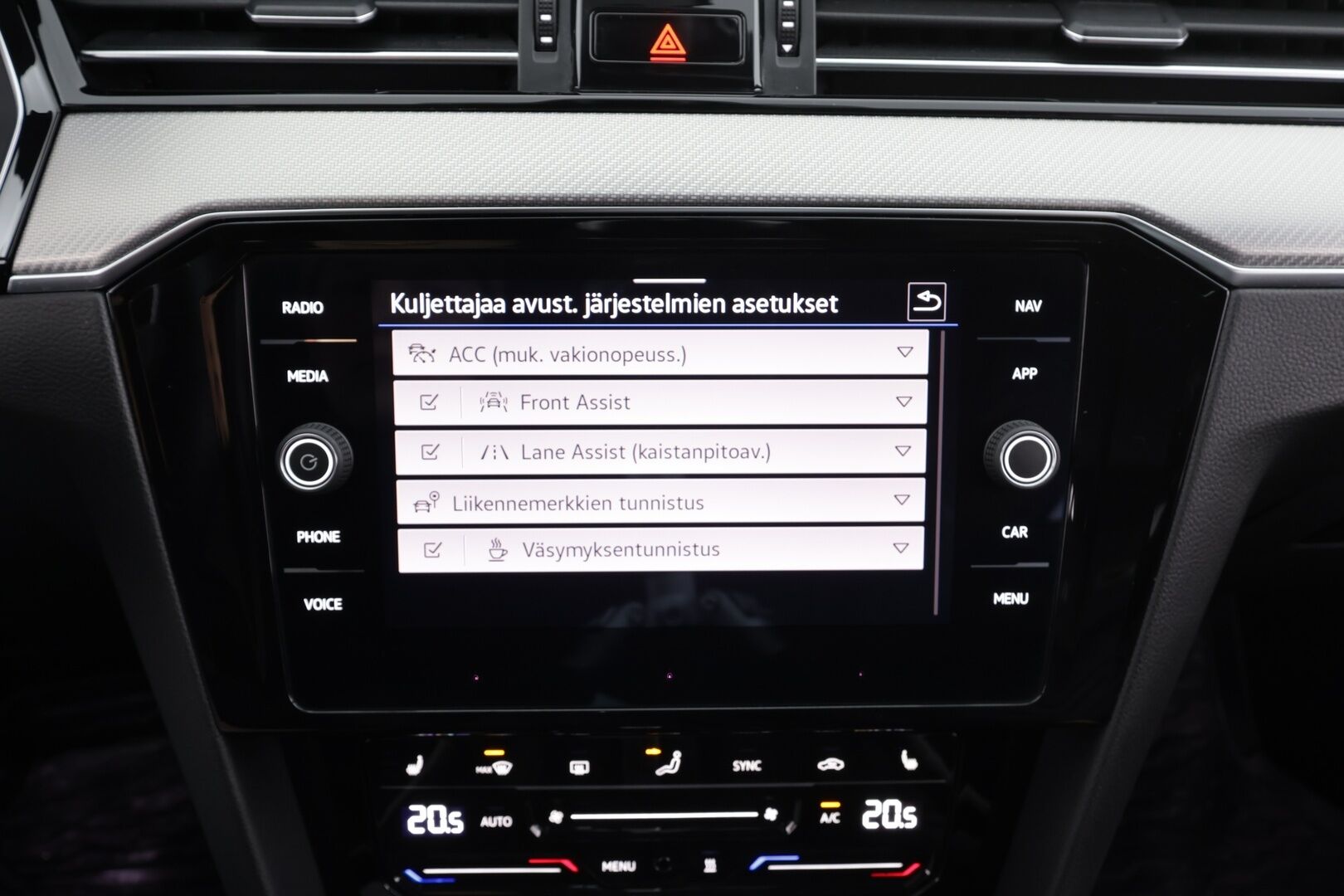 Volkswagen Passat 2021 Variant R-Line 2,0 TDI EVO SCR 110 kW DSG * Webasto / ACC / Matrix-LED / P.Kamera / Nahkaverhoilu / Navi / Kaistavahti * - Suomi-auto / Kahdet renkaat - Osta nyt, maksa vasta ensi vuonna