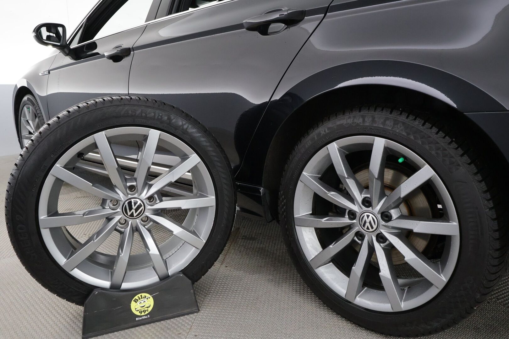 Volkswagen Passat 2021 Variant R-Line 2,0 TDI EVO SCR 110 kW DSG * Webasto / ACC / Matrix-LED / P.Kamera / Nahkaverhoilu / Navi / Kaistavahti * - Suomi-auto / Kahdet renkaat - Osta nyt, maksa vasta ensi vuonna