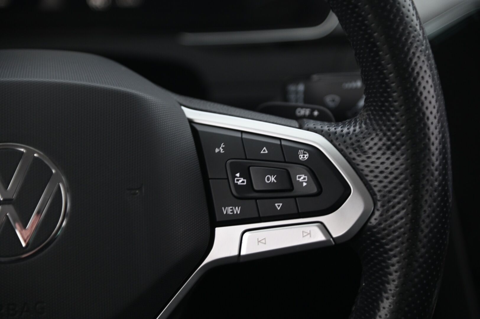 Volkswagen Passat 2021 Variant GTE Plug-In Hybrid 160 kW DSG * Digimittaristo / ACC / ergoComfort muistipaikalla / Webasto / P.kamera / Sähkökontti * - Merkkihuolettu Passat hierovalla kuskin penkillä!