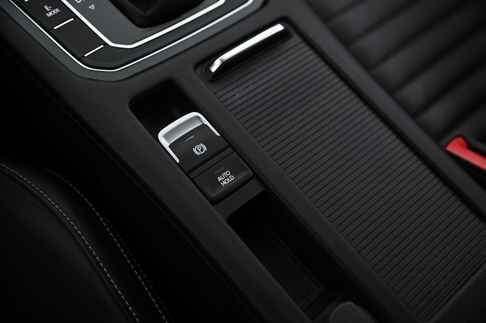 Volkswagen Passat 2021 Variant GTE Plug-In Hybrid 160 kW DSG * Digimittaristo / ACC / ergoComfort muistipaikalla / Webasto / P.kamera / Sähkökontti * - Merkkihuolettu Passat hierovalla kuskin penkillä!