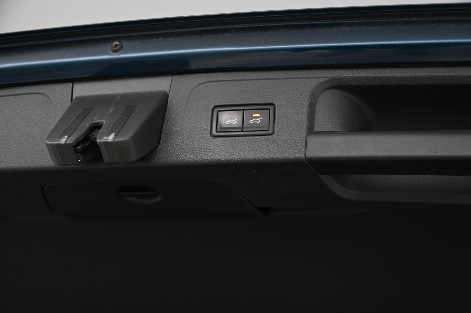 Volkswagen Passat 2021 Variant GTE Plug-In Hybrid 160 kW DSG * Digimittaristo / ACC / ergoComfort muistipaikalla / Webasto / P.kamera / Sähkökontti * - Merkkihuolettu Passat hierovalla kuskin penkillä!