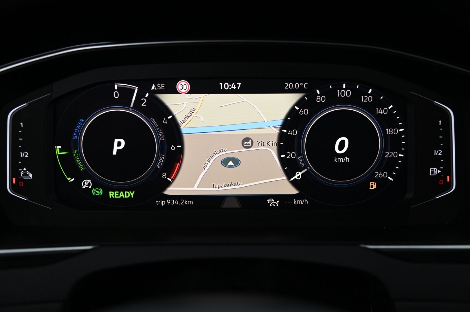 Volkswagen Passat 2021 Variant GTE Plug-In Hybrid 160 kW DSG * Digimittaristo / ACC / ergoComfort muistipaikalla / Webasto / P.kamera / Sähkökontti * - Merkkihuolettu Passat hierovalla kuskin penkillä!