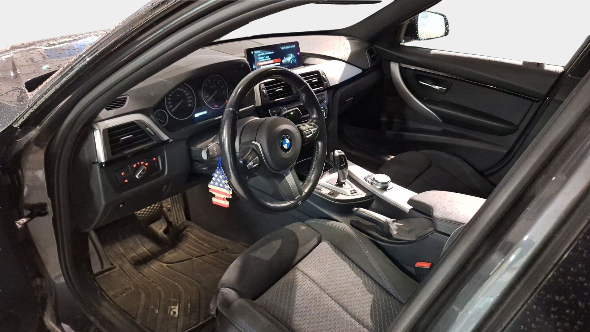 BMW 330 2018 e F30 Sedan A Business M-Sport  *Prof. navi / Hifi / Blowbyheater /  P. tutkat / Alcantara sporttipenkit*