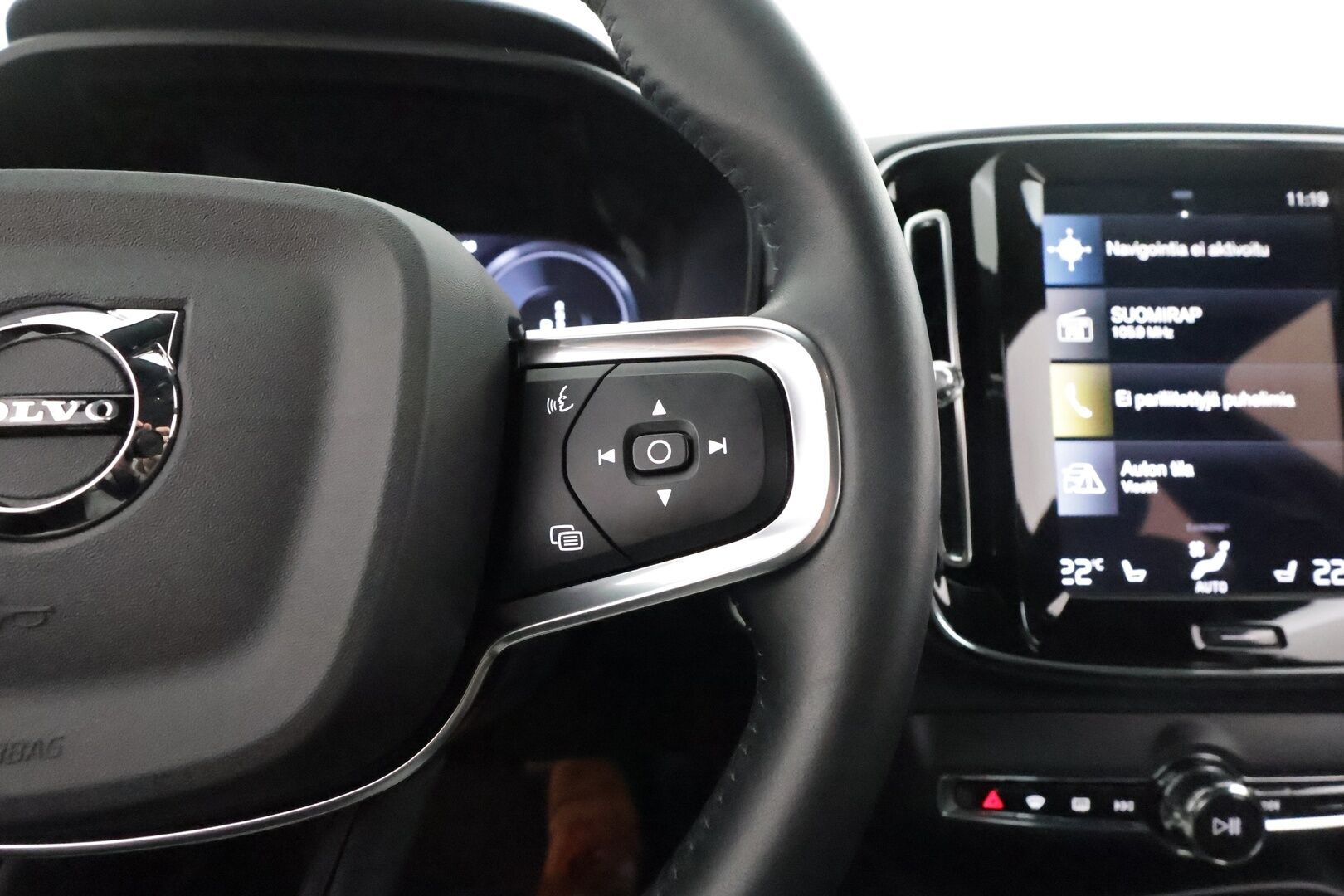Volvo XC40 2021 T4 TwE Business Inscription Expression aut - 3,99 % KORKOTARJOUS TÄHÄN AUTOON - 1Om Suomiauto / Webasto / Adapt.Vakkari / Peruutuskamera / Merkkihuollot / Adapt.LED / Sähköluukku!