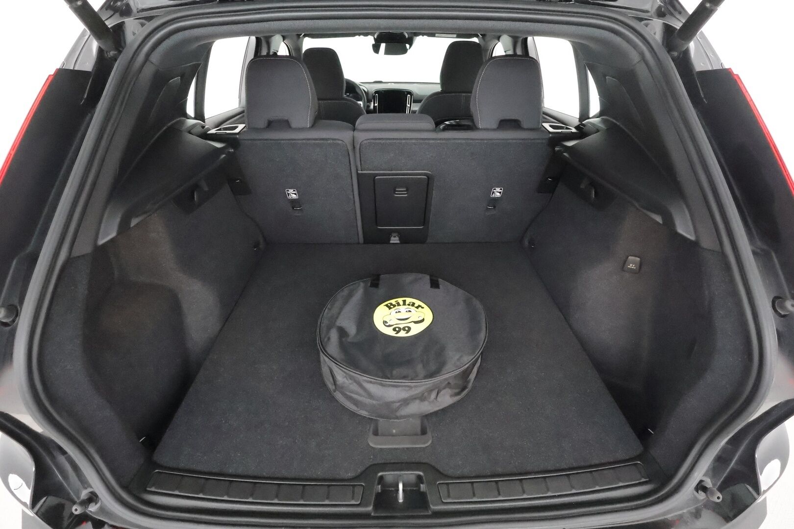 Volvo XC40 2021 T4 TwE Business Inscription Expression aut - 3,99 % KORKOTARJOUS TÄHÄN AUTOON - 1Om Suomiauto / Webasto / Adapt.Vakkari / Peruutuskamera / Merkkihuollot / Adapt.LED / Sähköluukku!