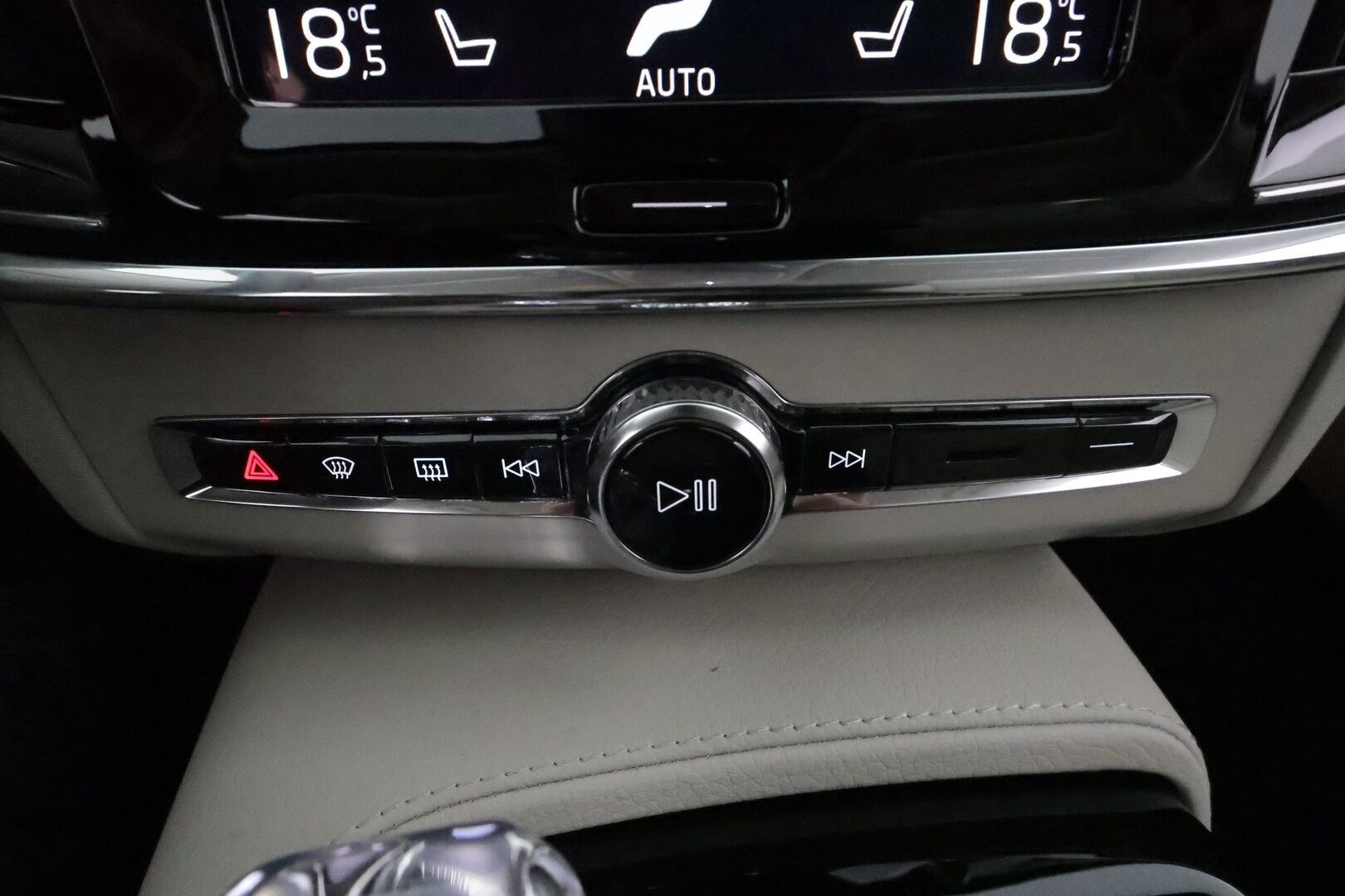 Volvo V90 2021 T8 TwE AWD Business Inscription aut **Adapt.vakkari / Muistipenkit / Webasto / Navi / Full LED / Vaaleat nahat** - FACELIFT / 1.Om Suomi-auto / Merkkihuollettu / P.kamera / Penkinlämmittimet takana / Ratinlämmitin - Osta nyt, maksa vasta ensi vuonna