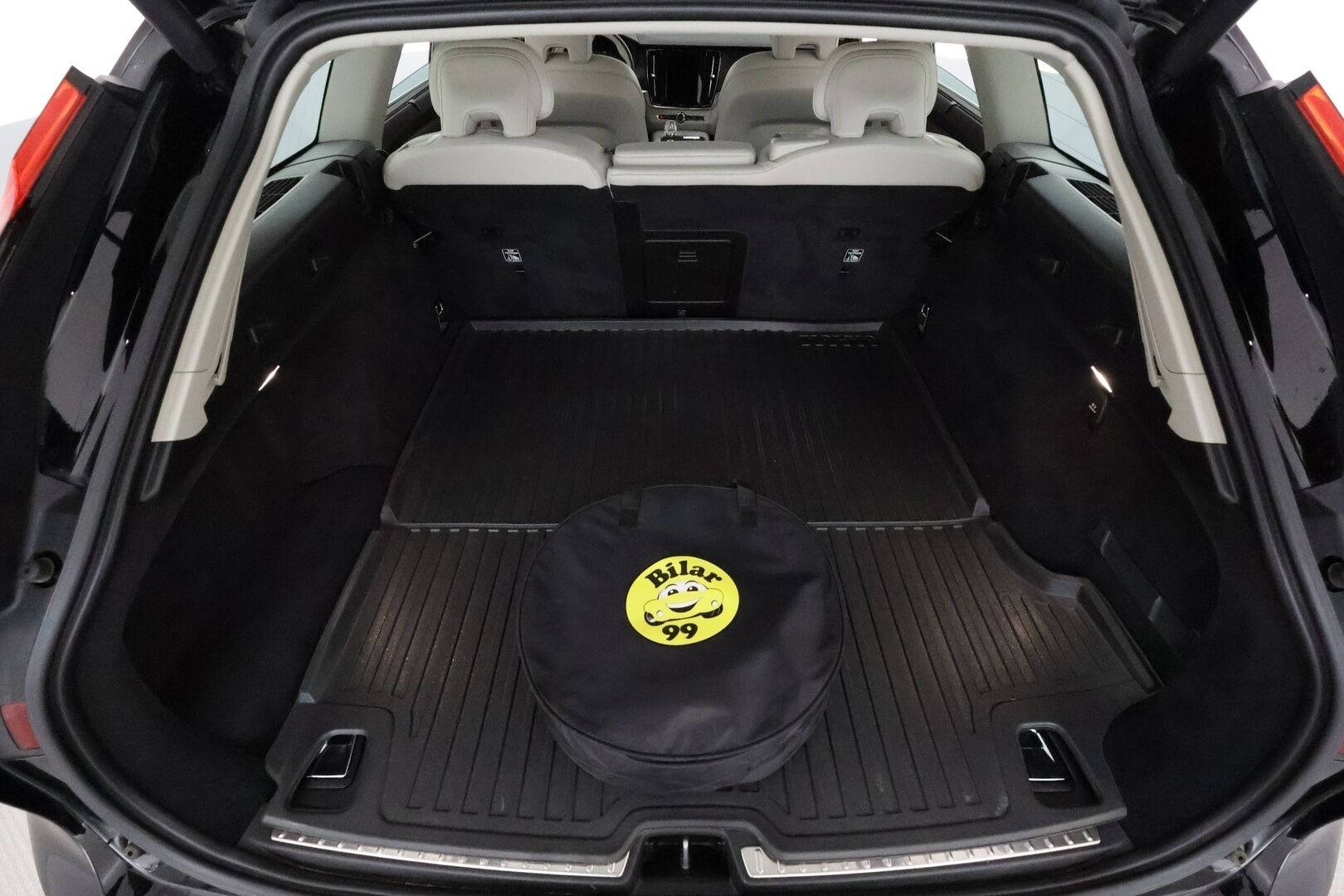 Volvo V90 2021 T8 TwE AWD Business Inscription aut **Adapt.vakkari / Muistipenkit / Webasto / Navi / Full LED / Vaaleat nahat** - FACELIFT / 1.Om Suomi-auto / Merkkihuollettu / P.kamera / Penkinlämmittimet takana / Ratinlämmitin - Osta nyt, maksa vasta ensi vuonna