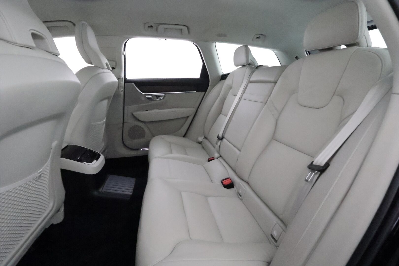 Volvo V90 2021 T8 TwE AWD Business Inscription aut **Adapt.vakkari / Muistipenkit / Webasto / Navi / Full LED / Vaaleat nahat** - FACELIFT / 1.Om Suomi-auto / Merkkihuollettu / P.kamera / Penkinlämmittimet takana / Ratinlämmitin - Osta nyt, maksa vasta ensi vuonna