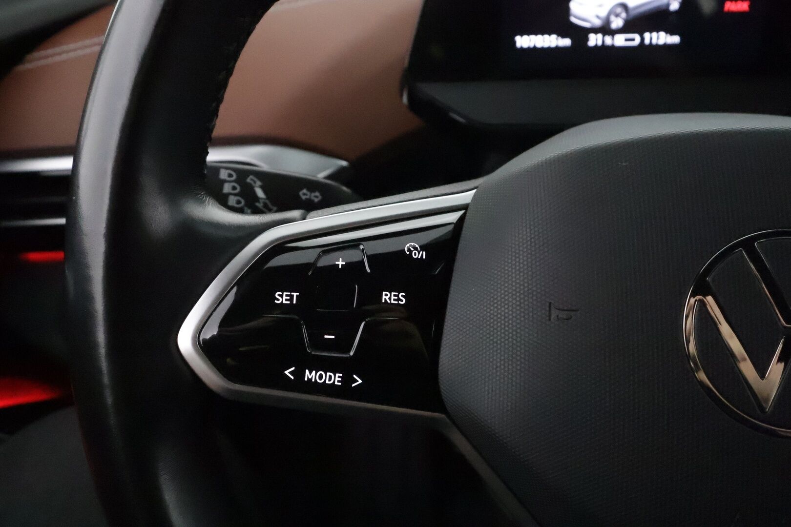 Volkswagen ID.4 2021 Pro Performance Business 150 kW **Lämpöpumppu / Adapt.Vakkari / Matrix-LED / P.kamera / Navi / Kaistavahti / Keyless** - 1-om Suomi-auto / 2x Latauskaapelit / Kahdet Renkaat / Merkkihuollettu!