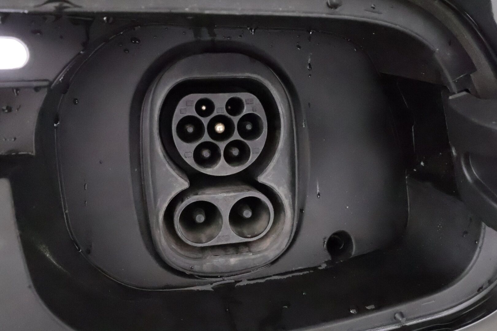Volkswagen ID.4 2021 Pro Performance Business 150 kW **Lämpöpumppu / Adapt.Vakkari / Matrix-LED / P.kamera / Navi / Kaistavahti / Keyless** - 1-om Suomi-auto / 2x Latauskaapelit / Kahdet Renkaat / Merkkihuollettu!